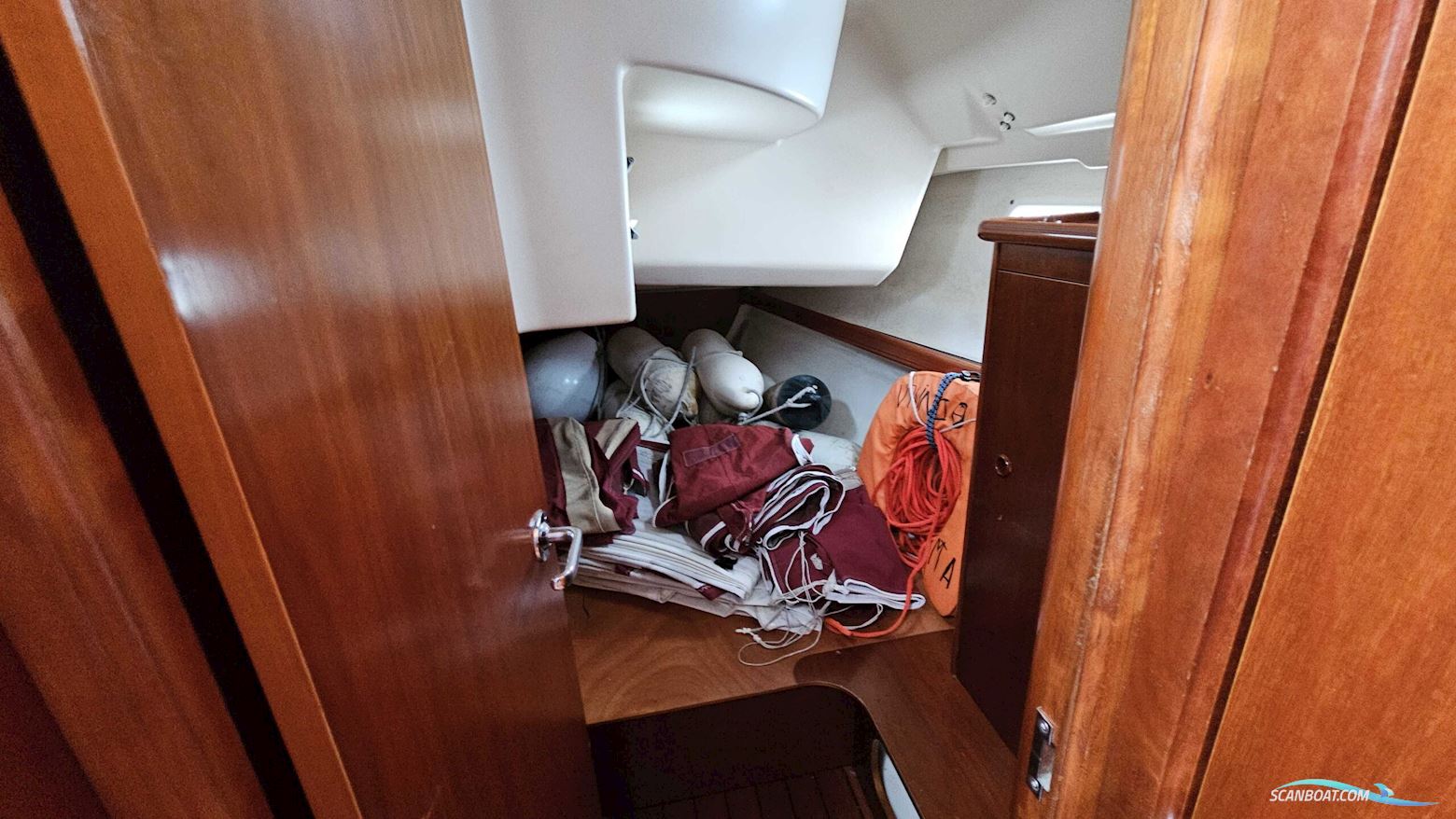 Beneteau Oceanis 381