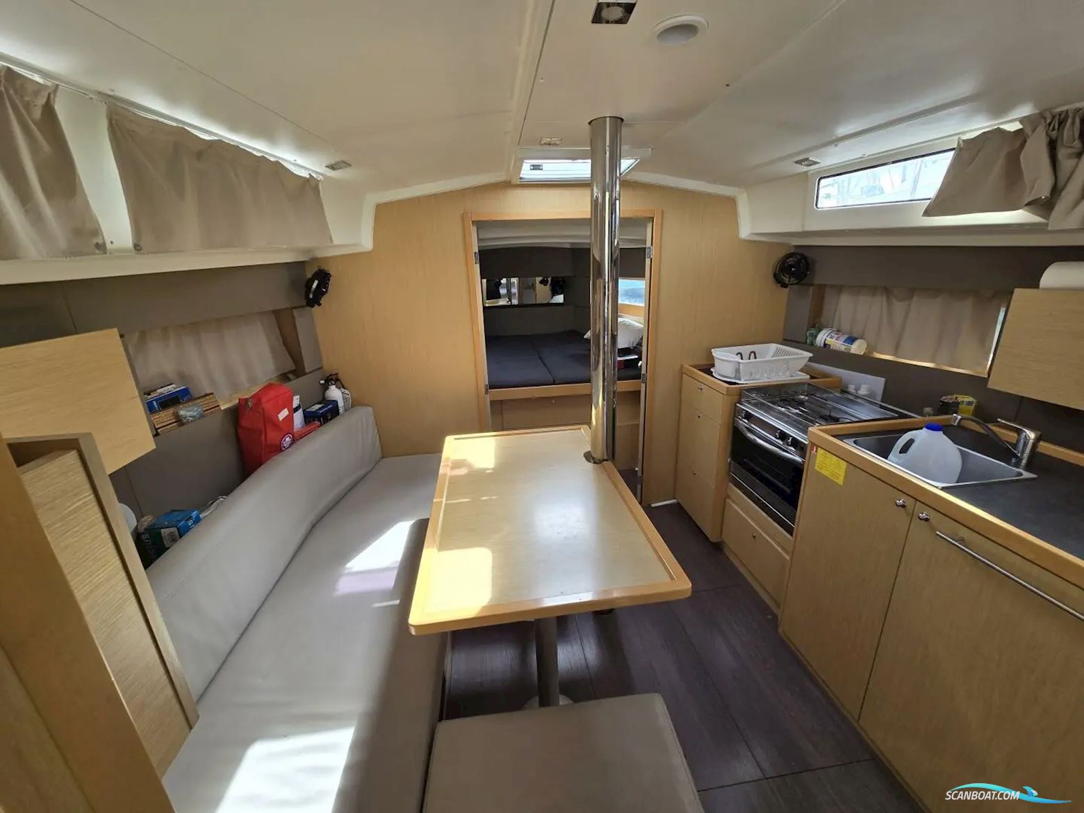 Beneteau Oceanis 38.1