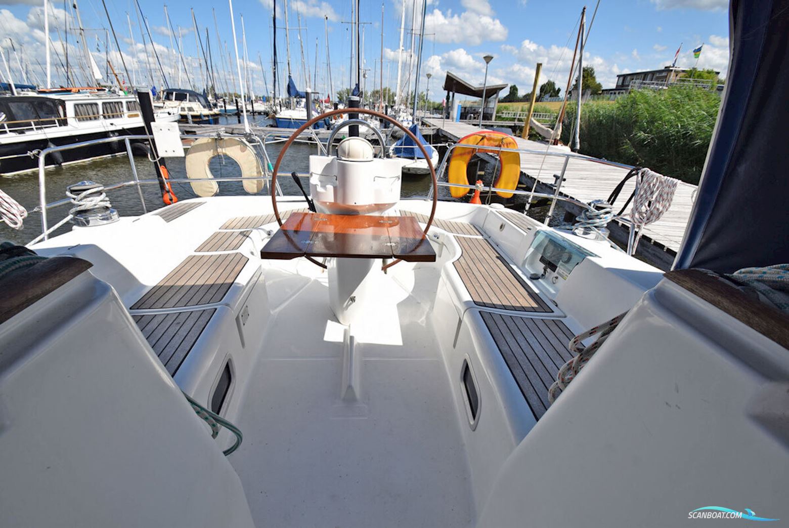 Beneteau Oceanis 393