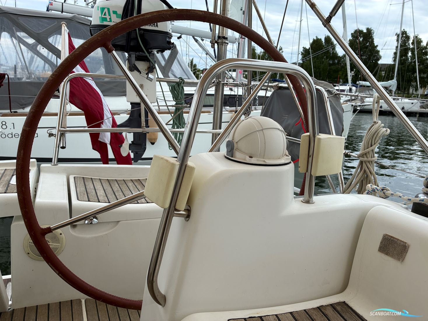 Beneteau Oceanis 40 Bov propel–ikke teakdæk