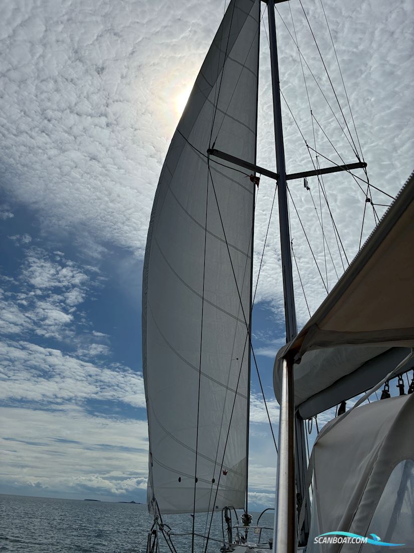 Beneteau Oceanis 40 Bov Propel–Ikke Teakdæk