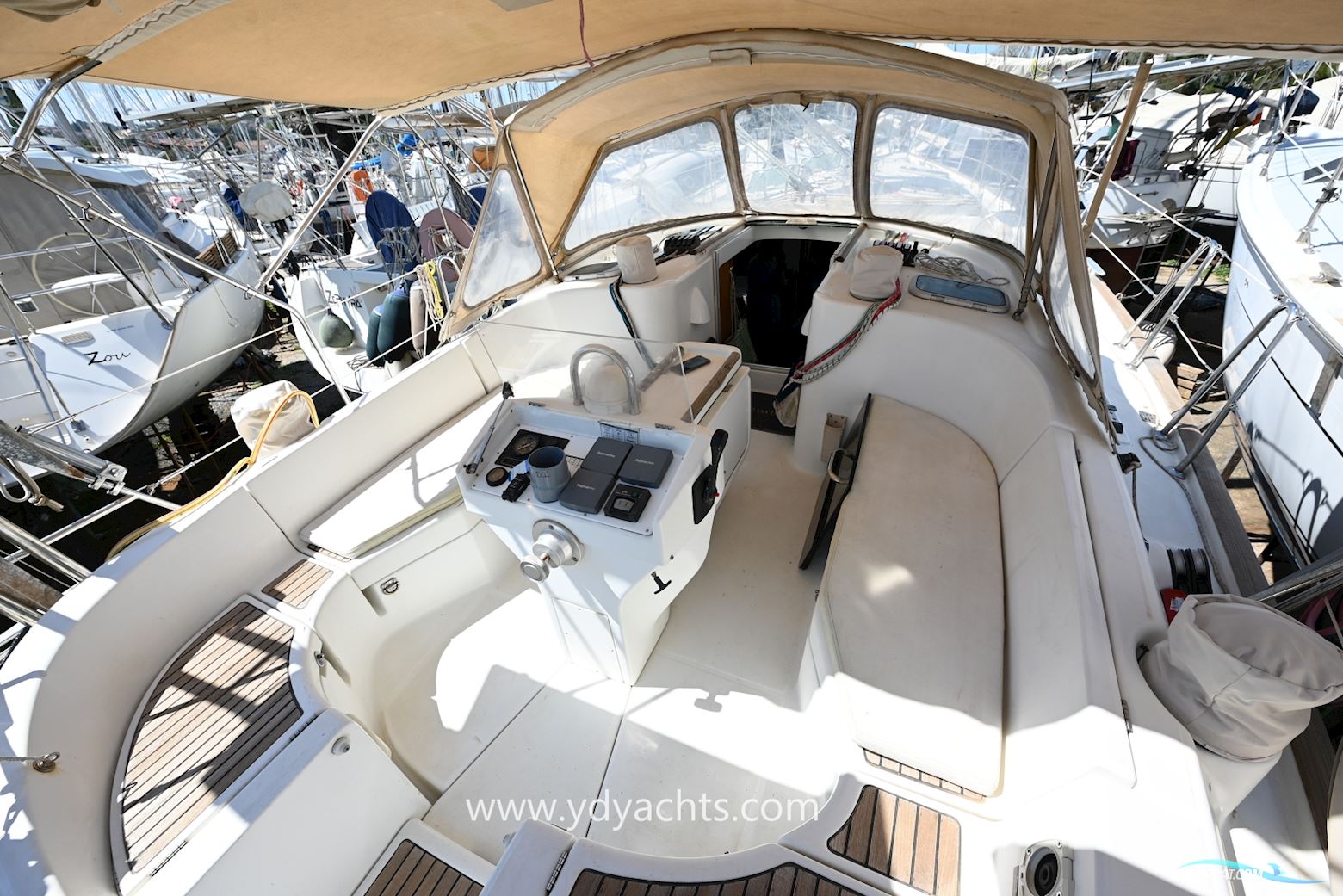 Beneteau Oceanis 411 Clipper Celebration