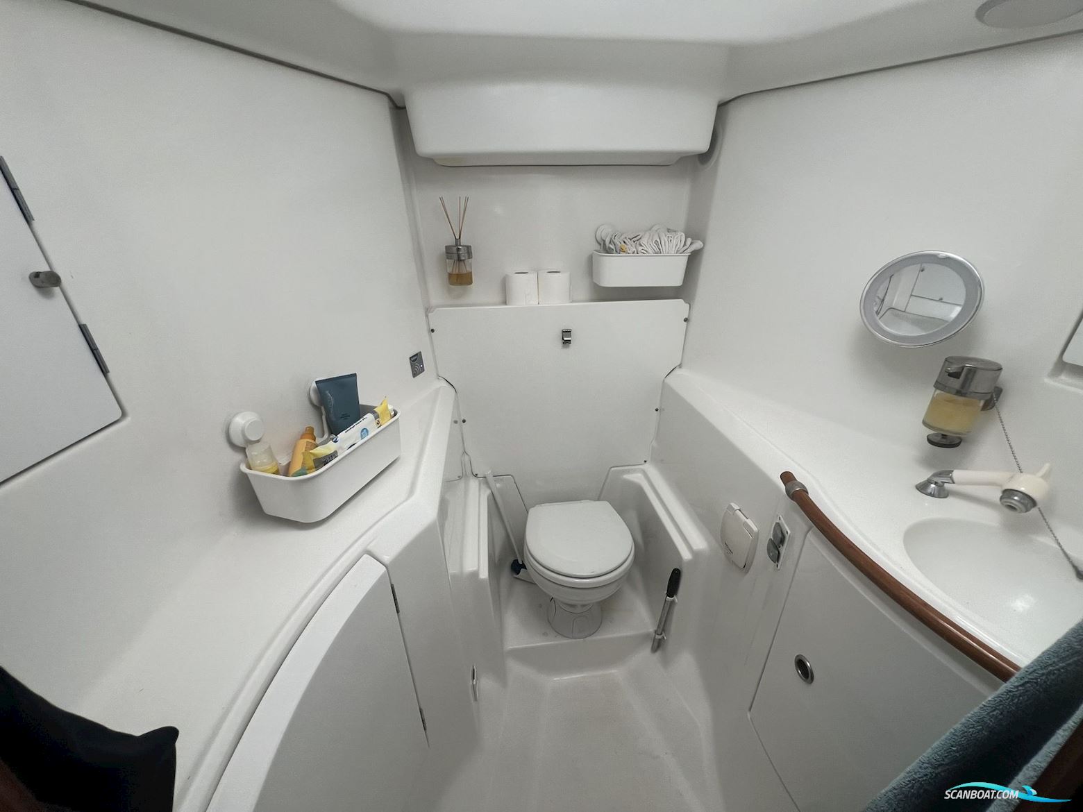 Bénéteau Oceanis 411