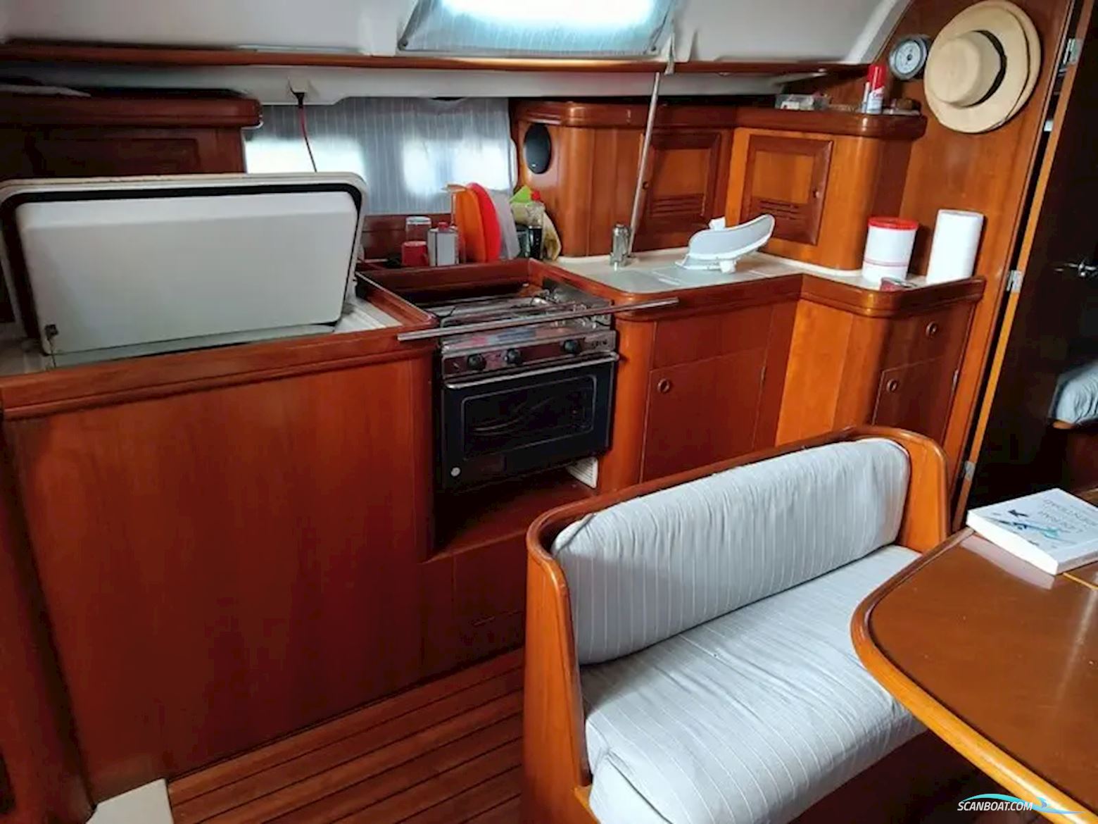 Beneteau Oceanis 411