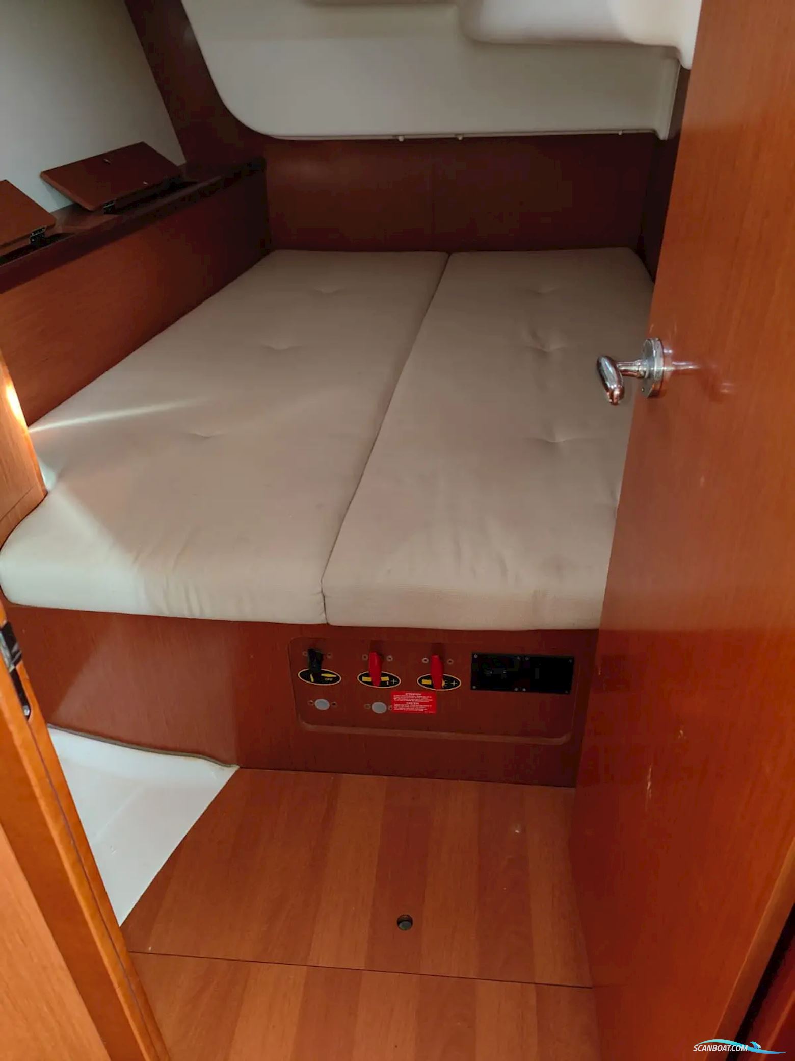 Beneteau Oceanis 43