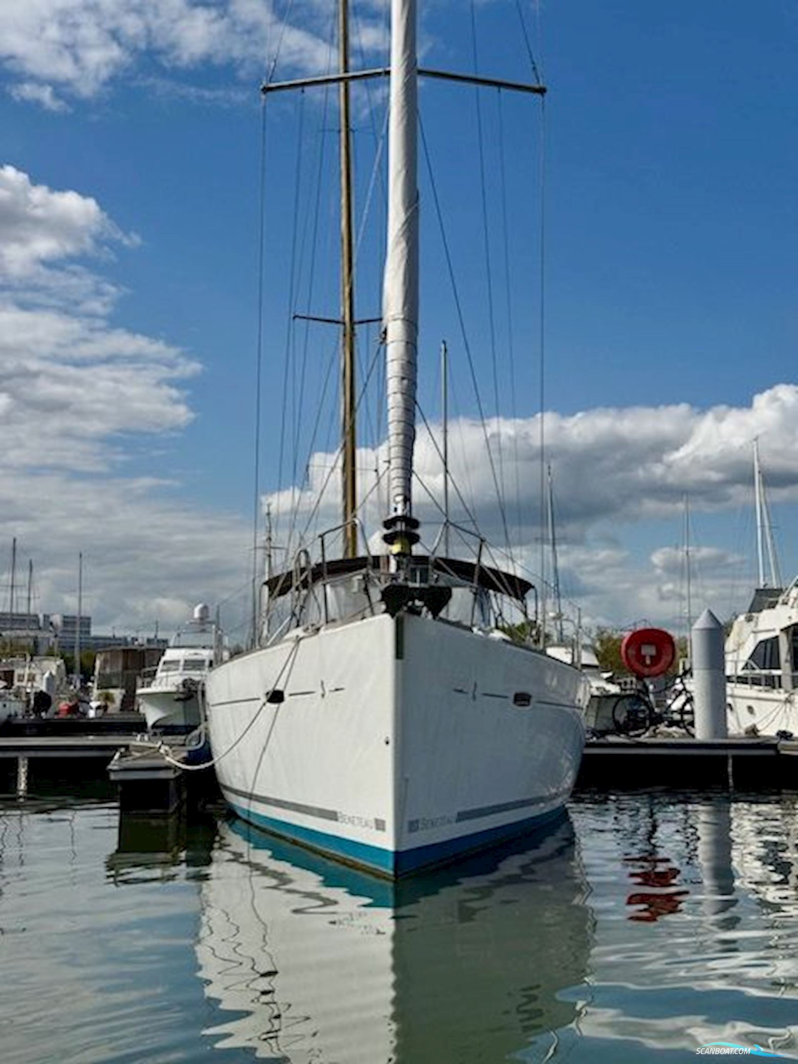 Beneteau Oceanis 43