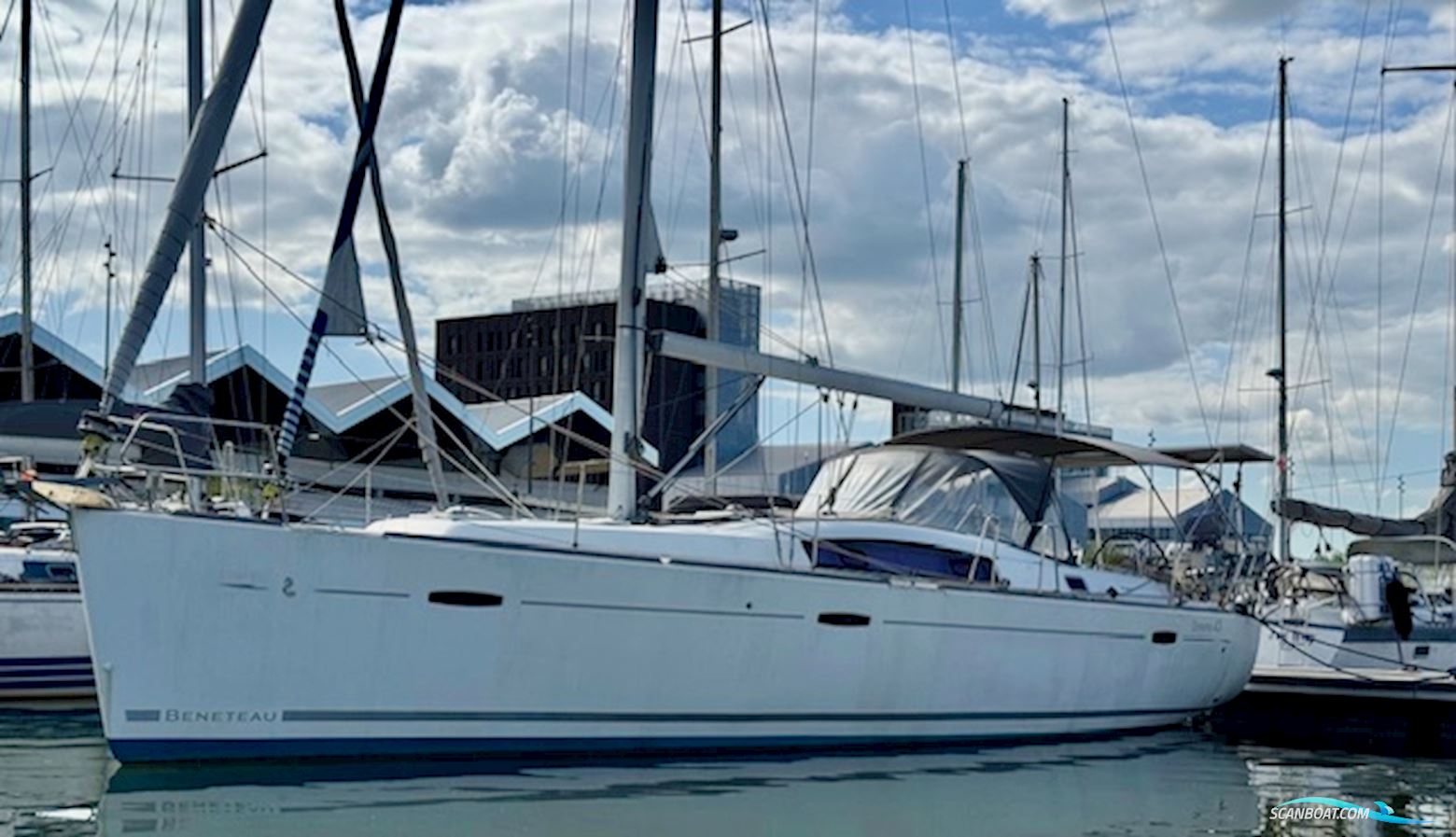 Beneteau Oceanis 43 Sailingboat 2011, with Yanmar 4JH5E 54 ch engine, France