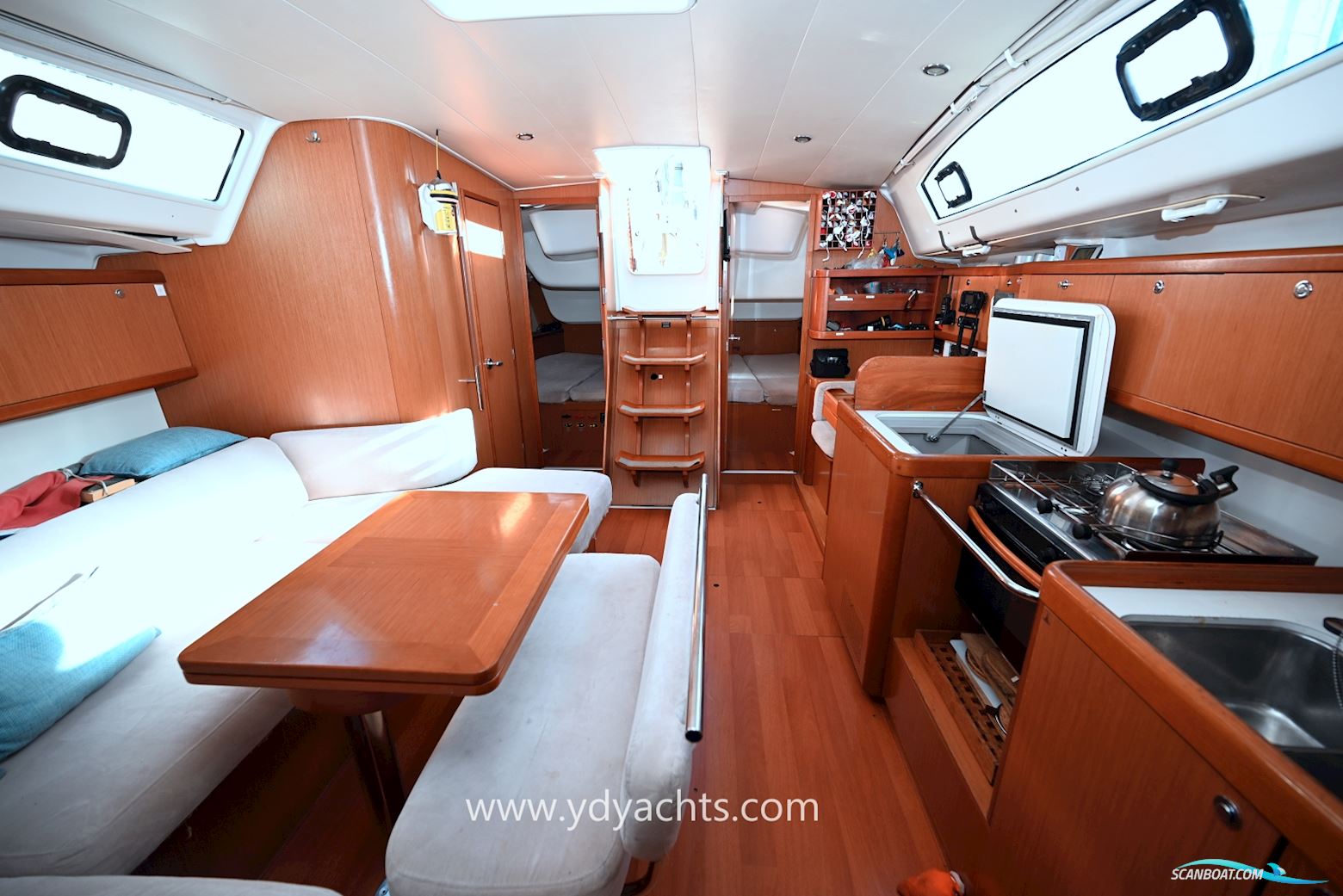 Beneteau Oceanis 43