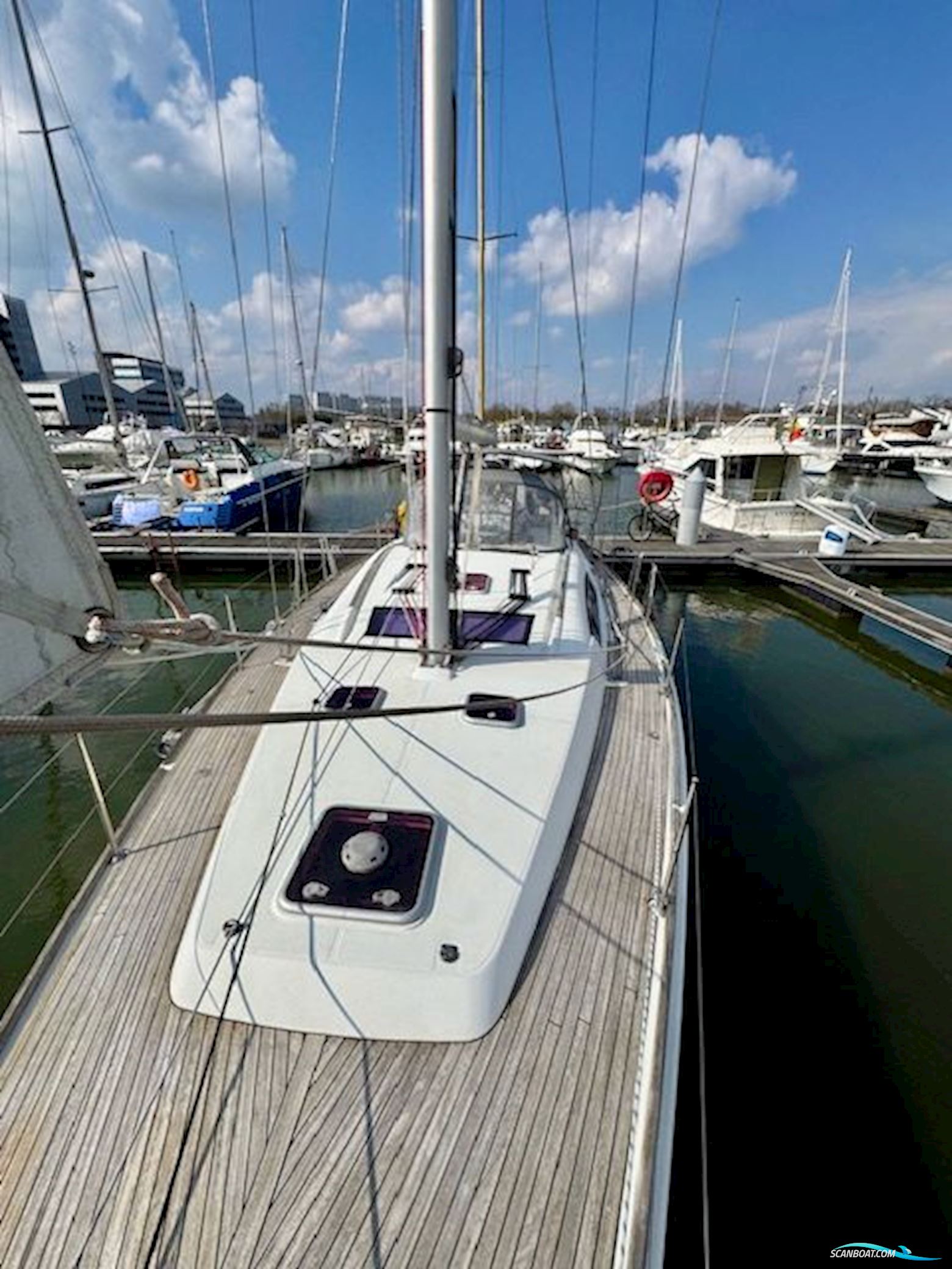 Beneteau Oceanis 43