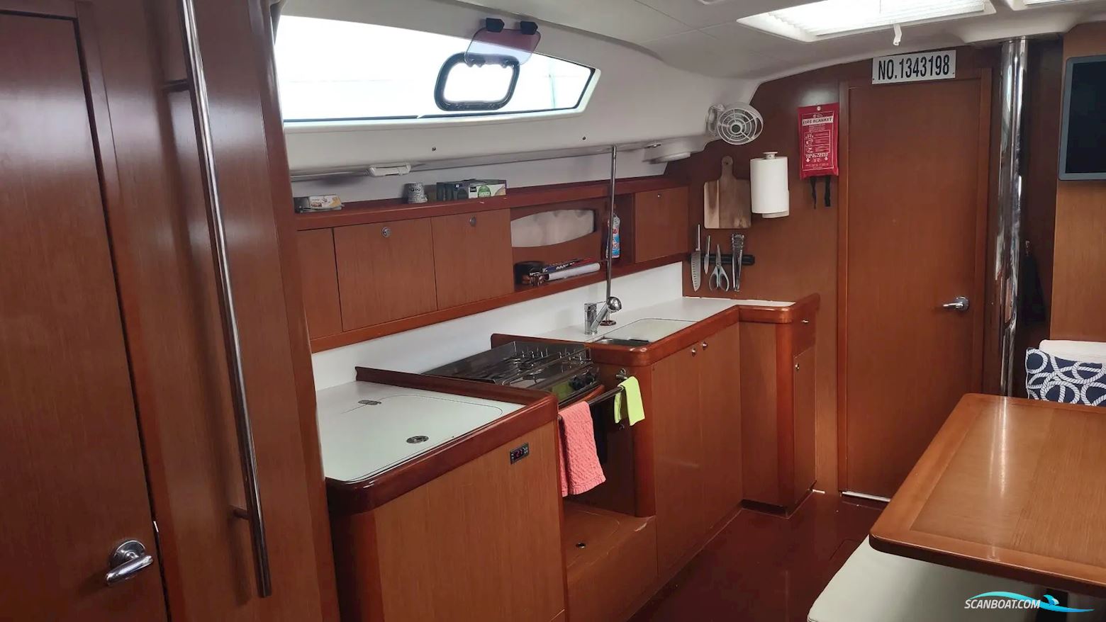Beneteau Oceanis 43