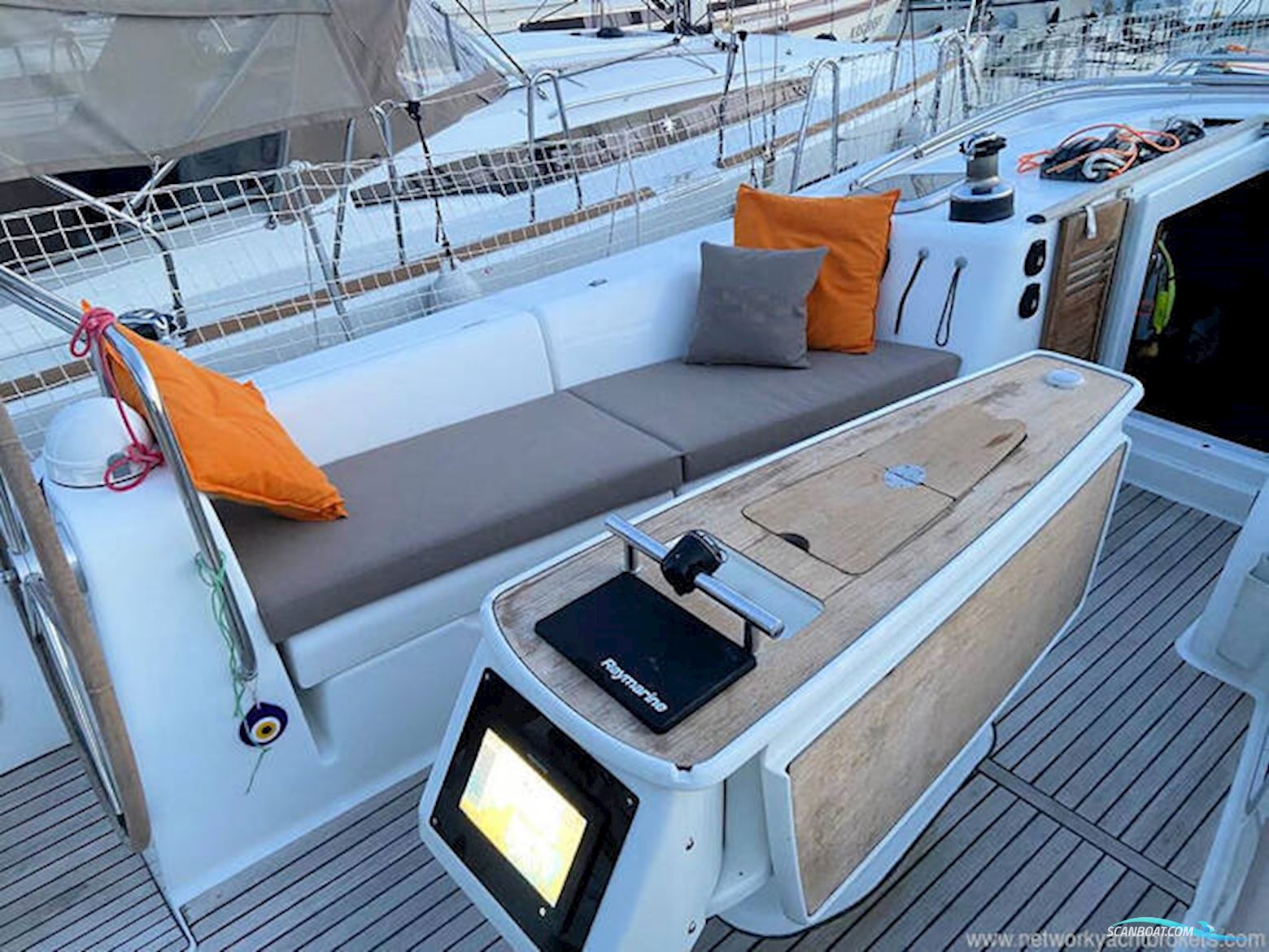 Beneteau Oceanis 43