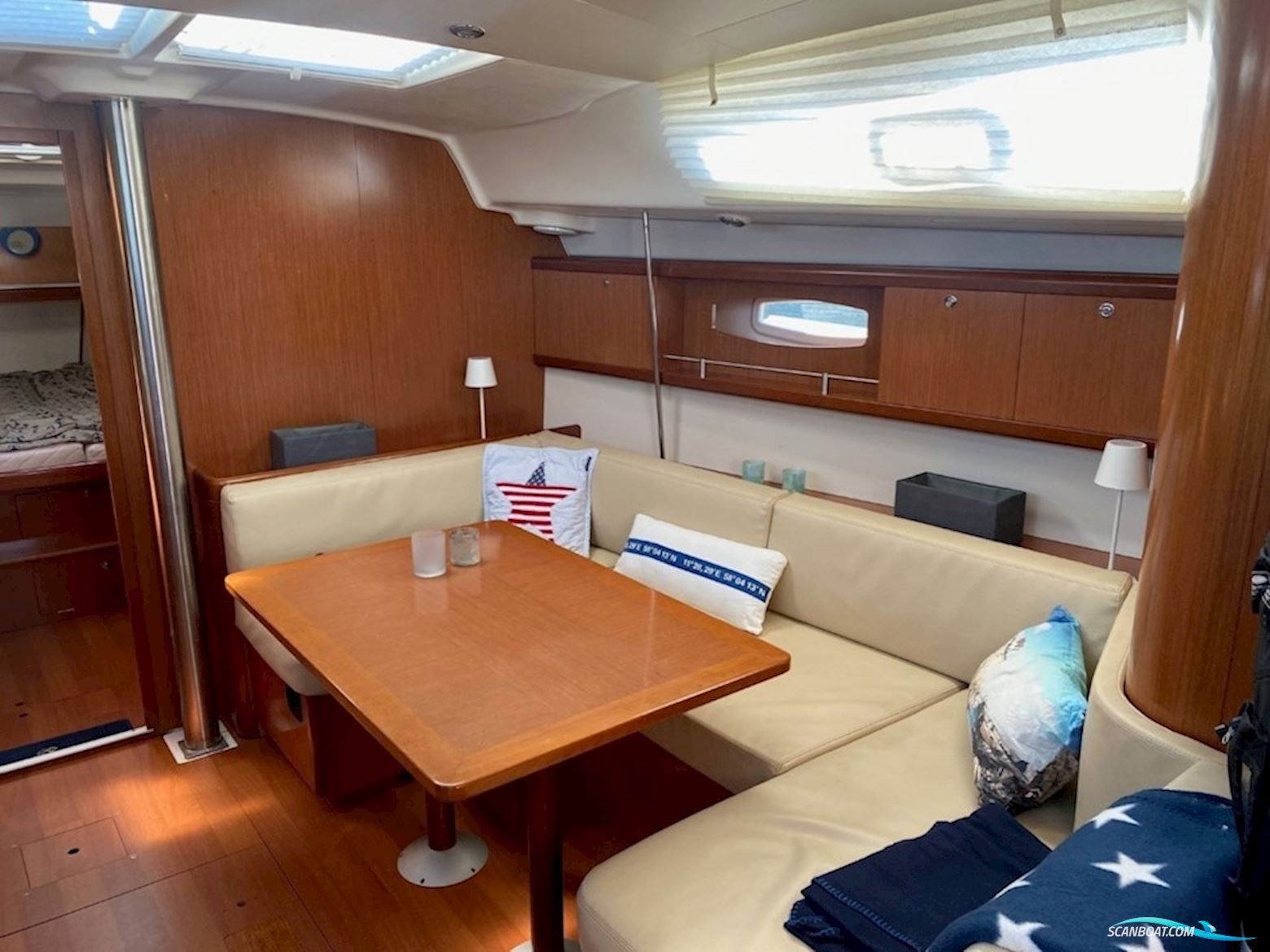 Beneteau Oceanis 43