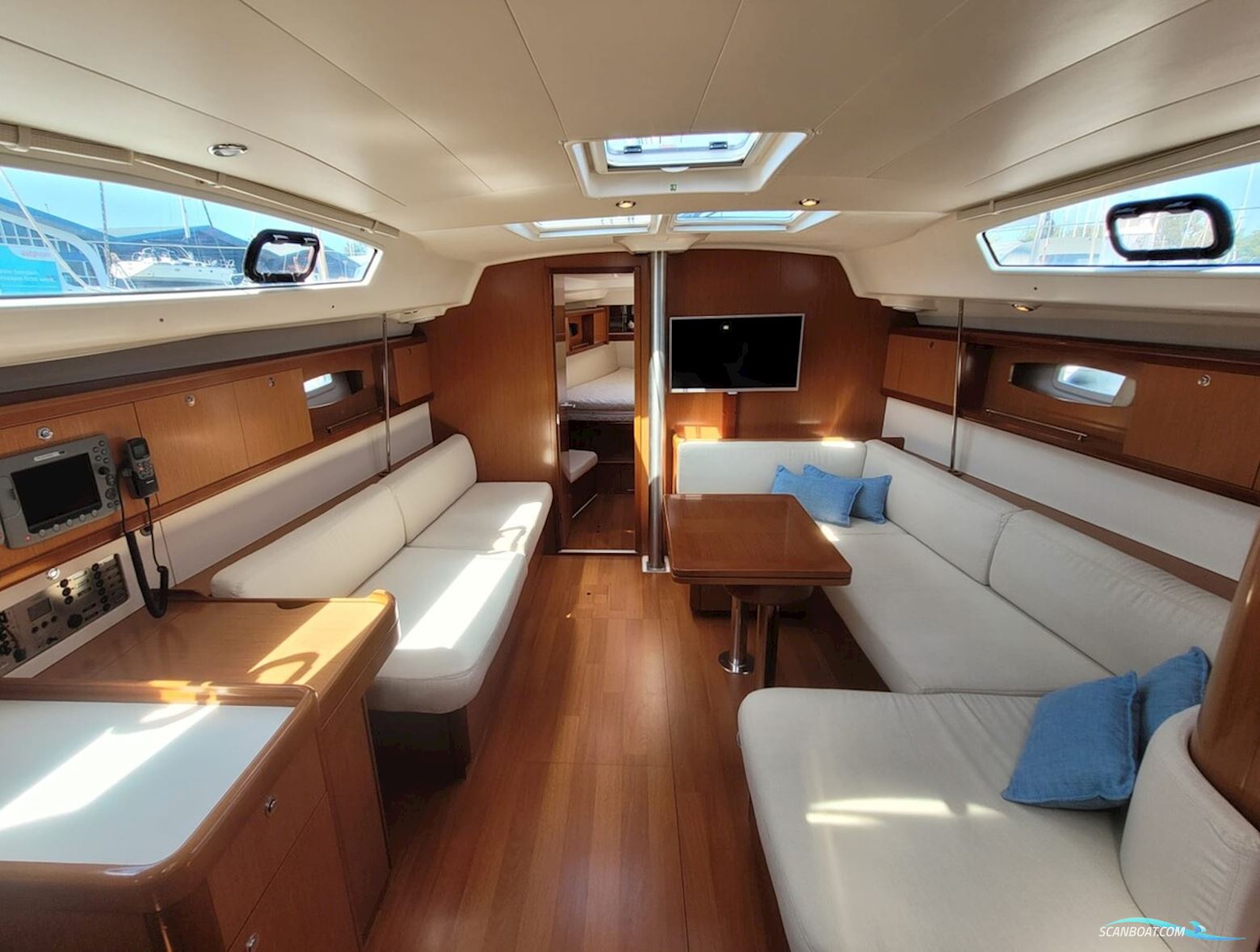Beneteau Oceanis 43