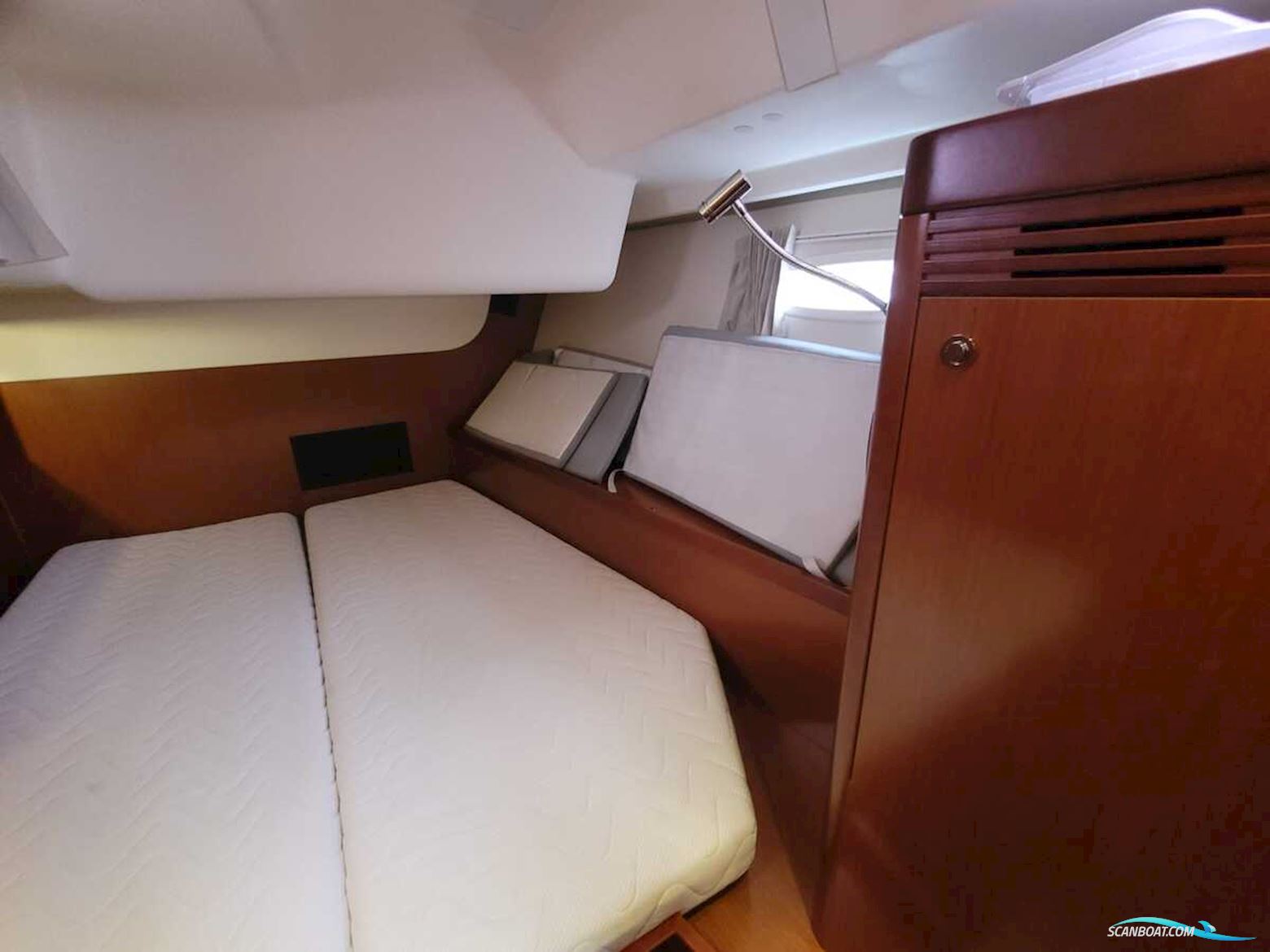 Beneteau Oceanis 54