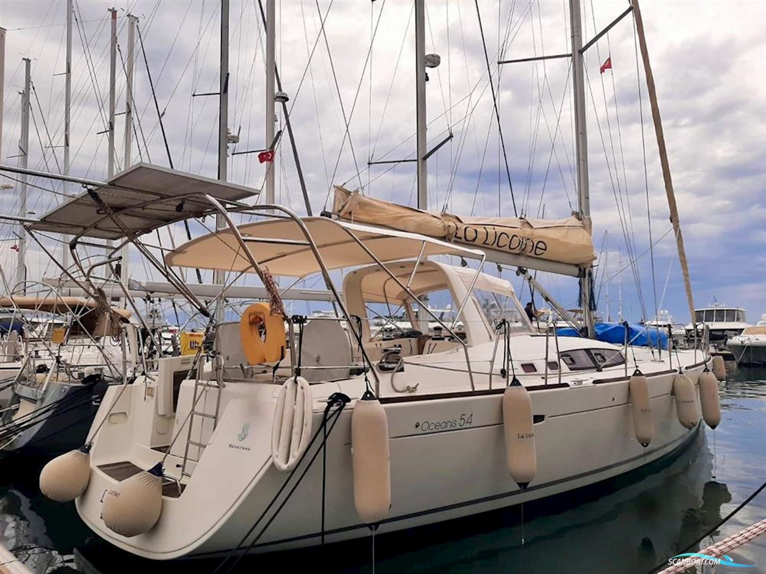Beneteau Oceanis 54