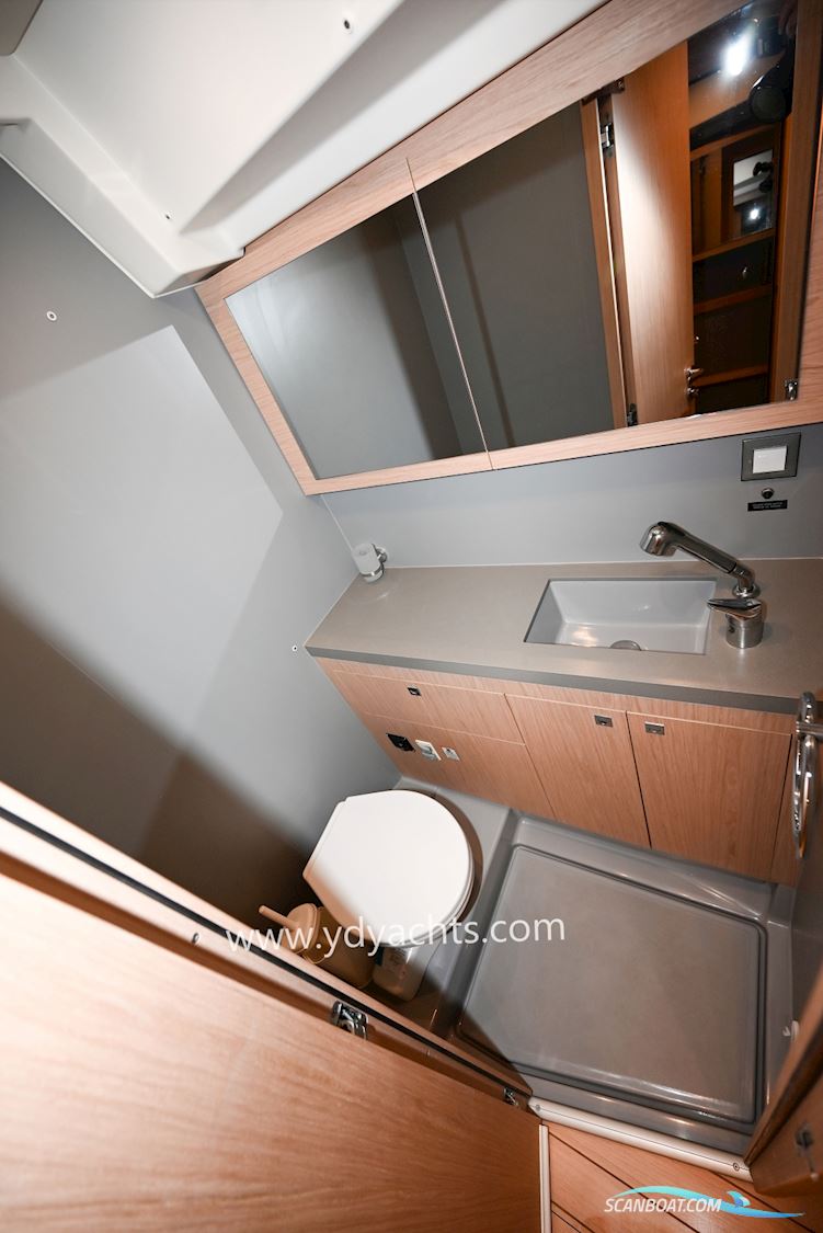 Beneteau Oceanis 55.1 Owner's Version