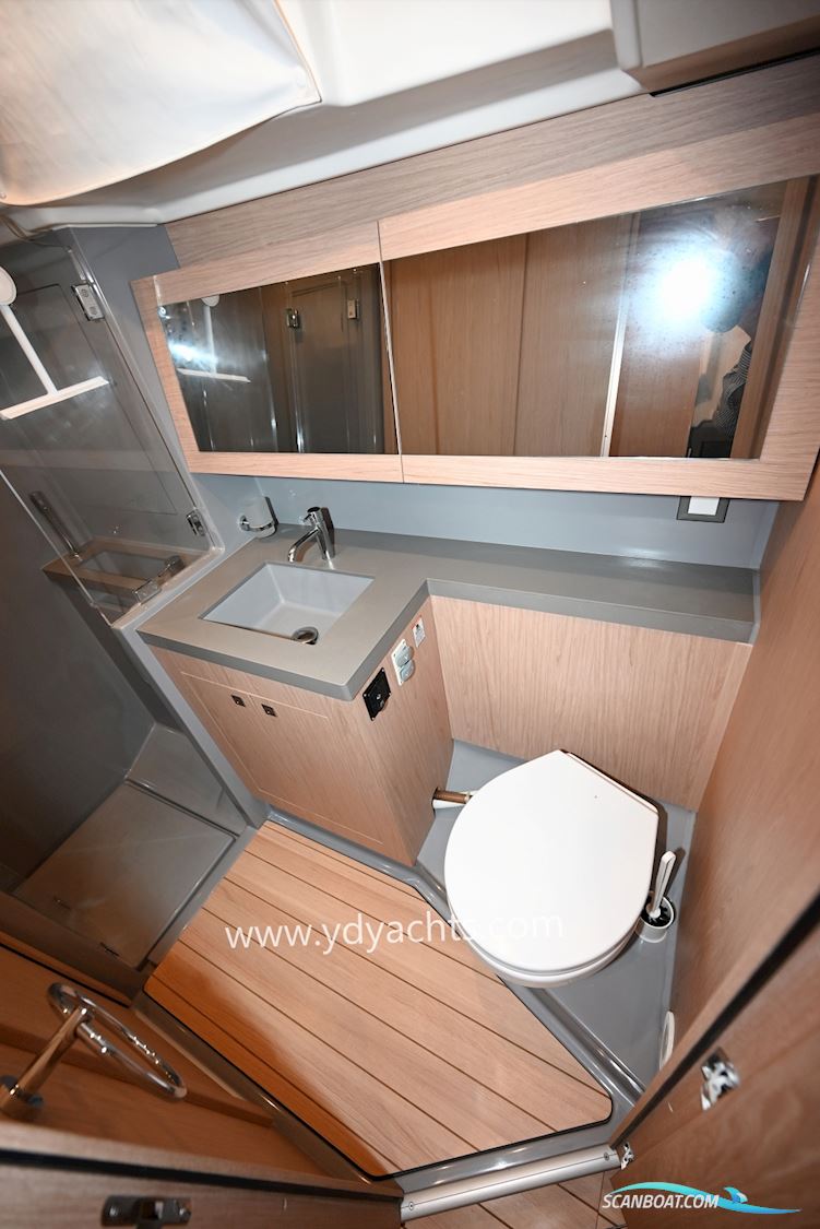 Beneteau Oceanis 55.1 Owner's Version