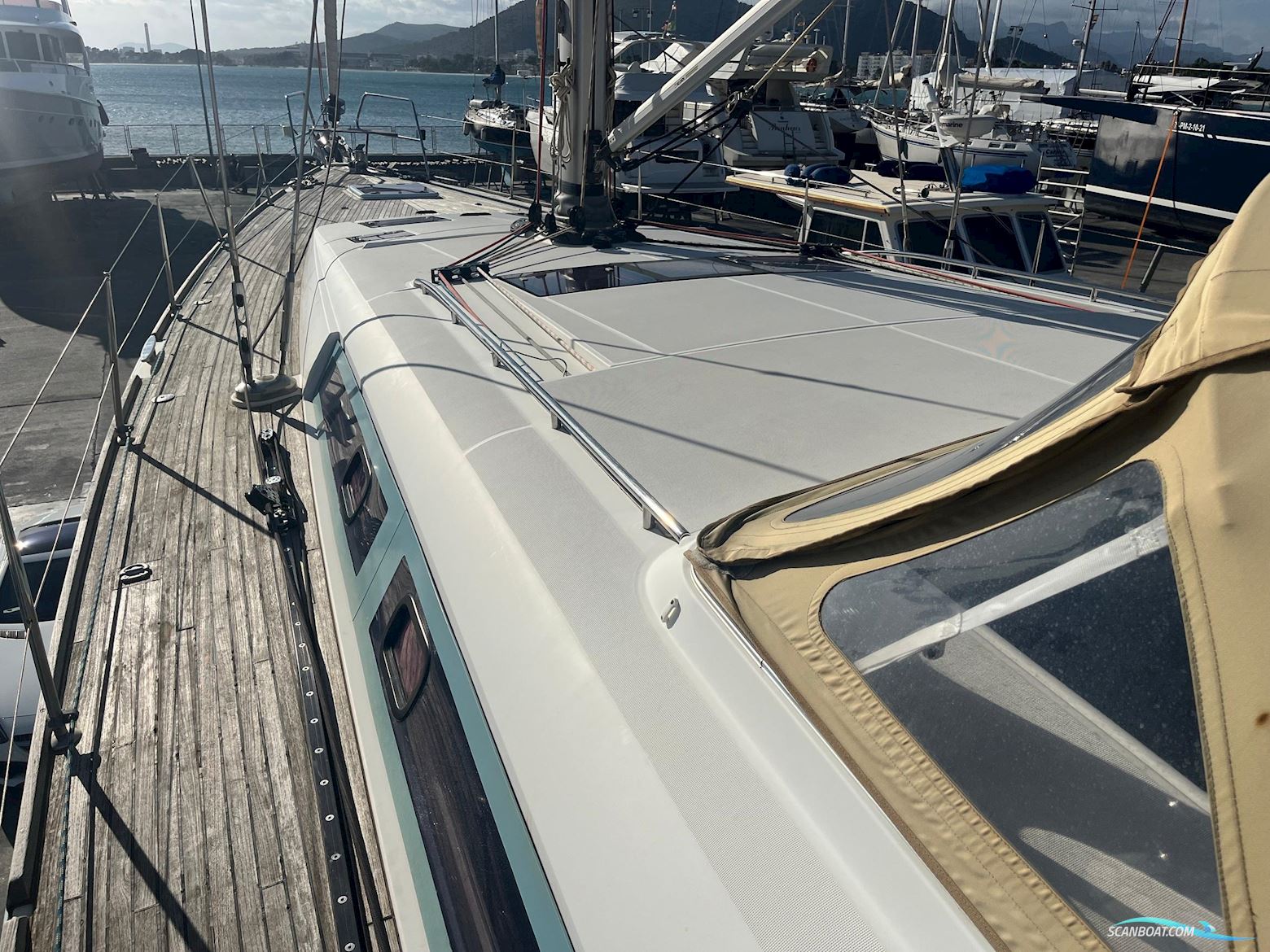 Beneteau Oceanis 58