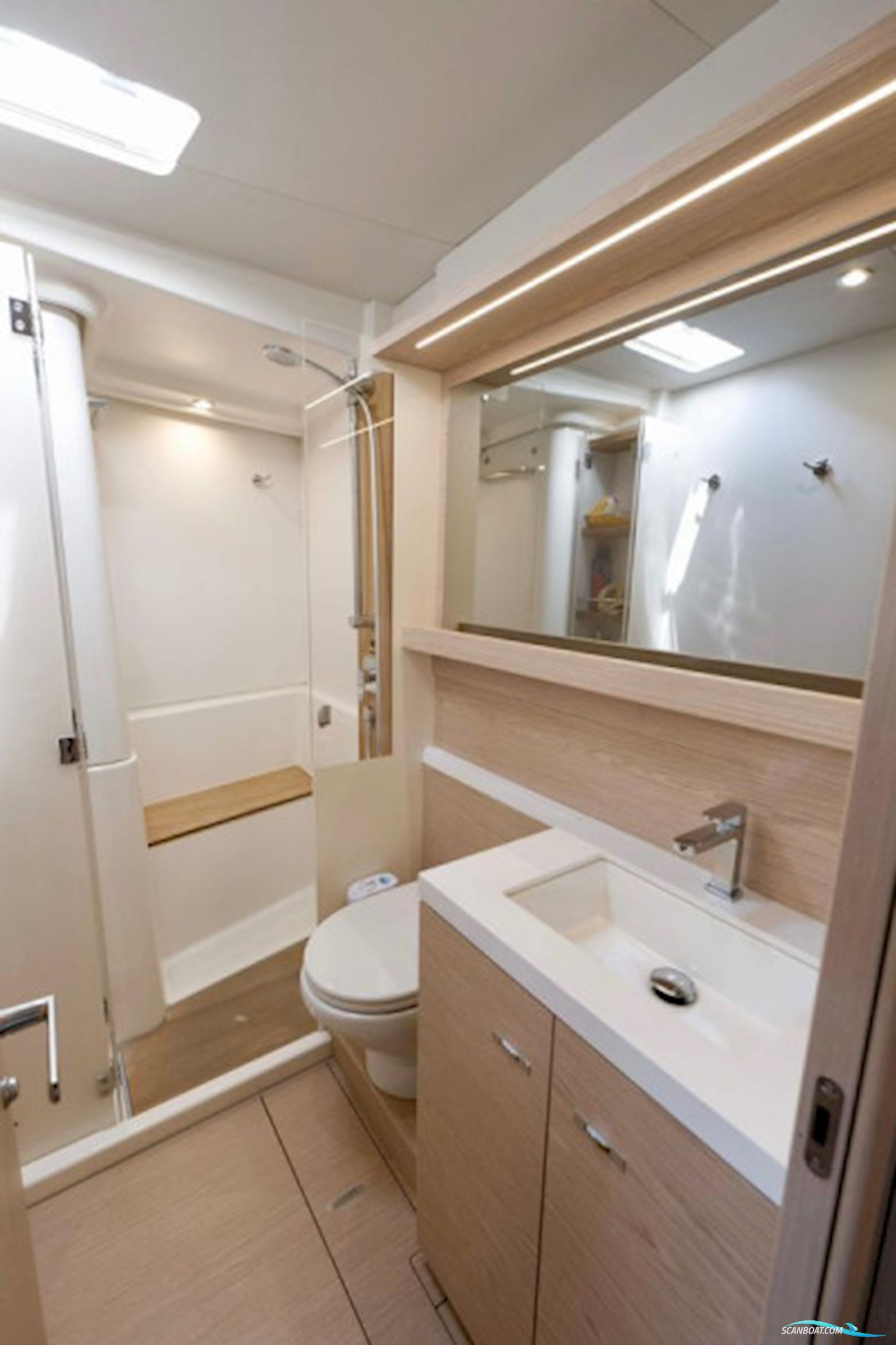 Beneteau Oceanis 60