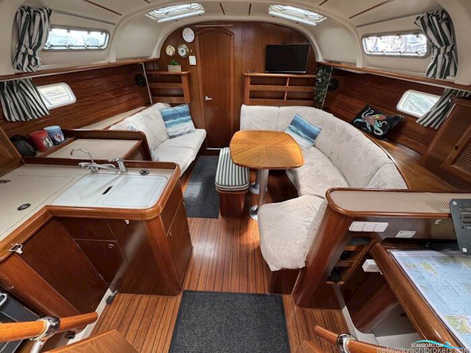 Beneteau Oceanis Clipper 381