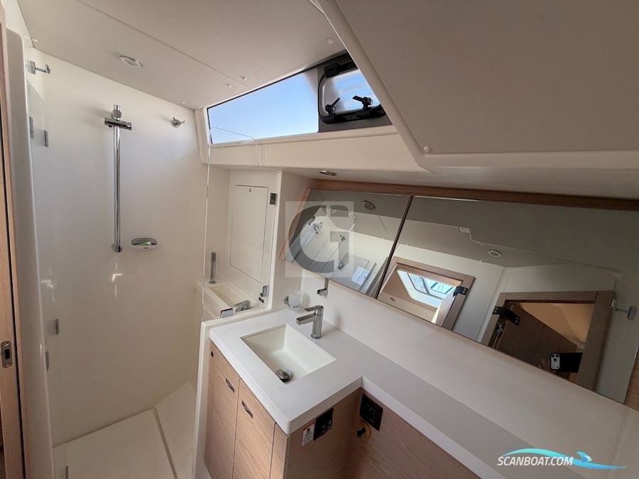 Beneteau Oceanis Yacht 54