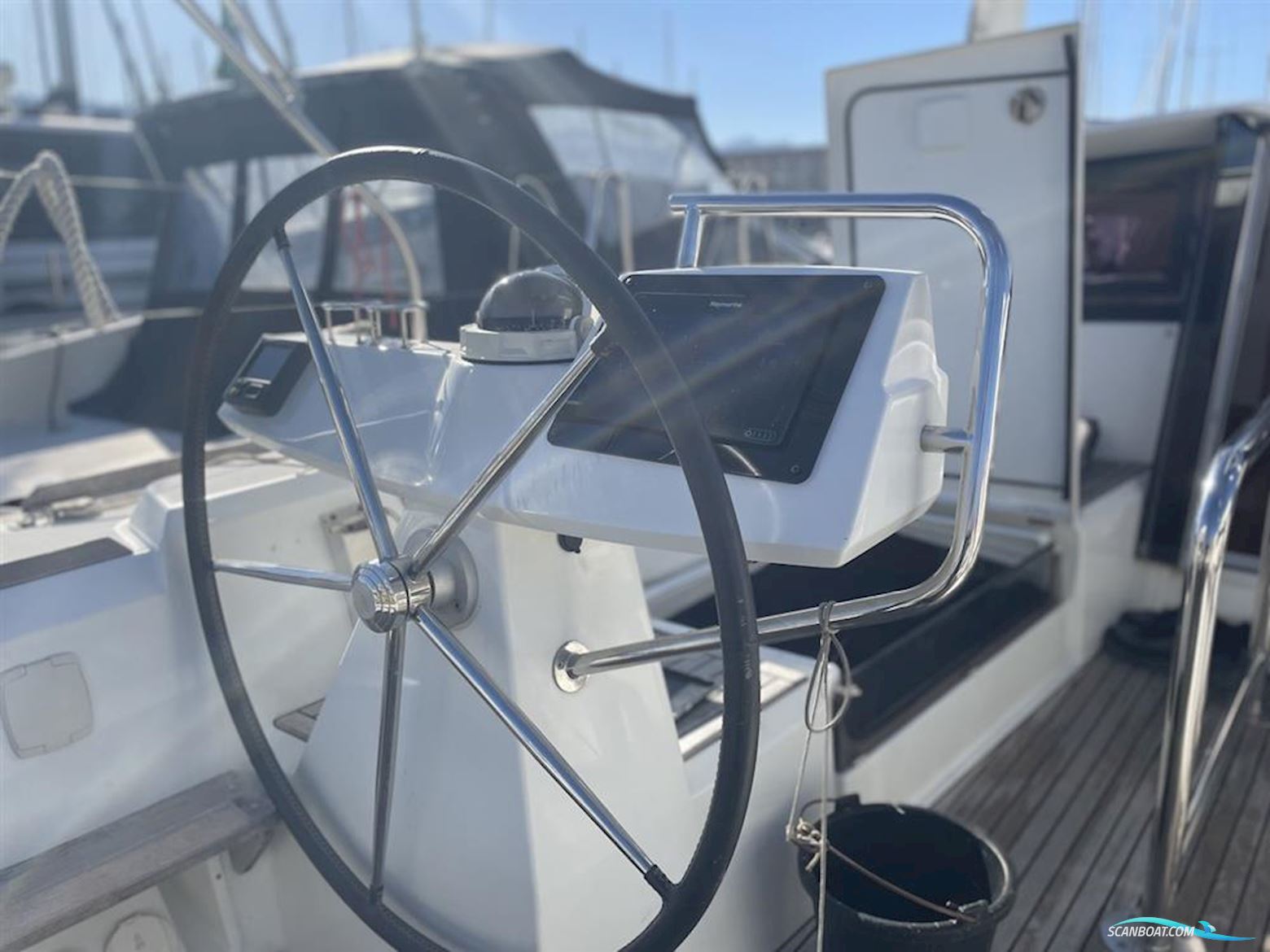 Beneteau Sense 43