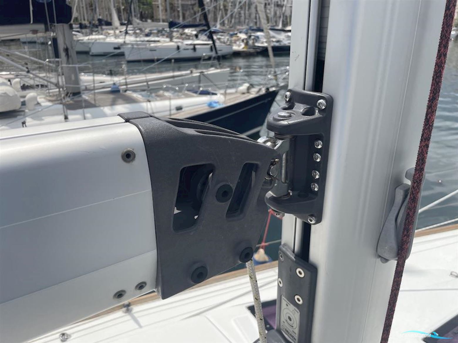 Beneteau Sense 43