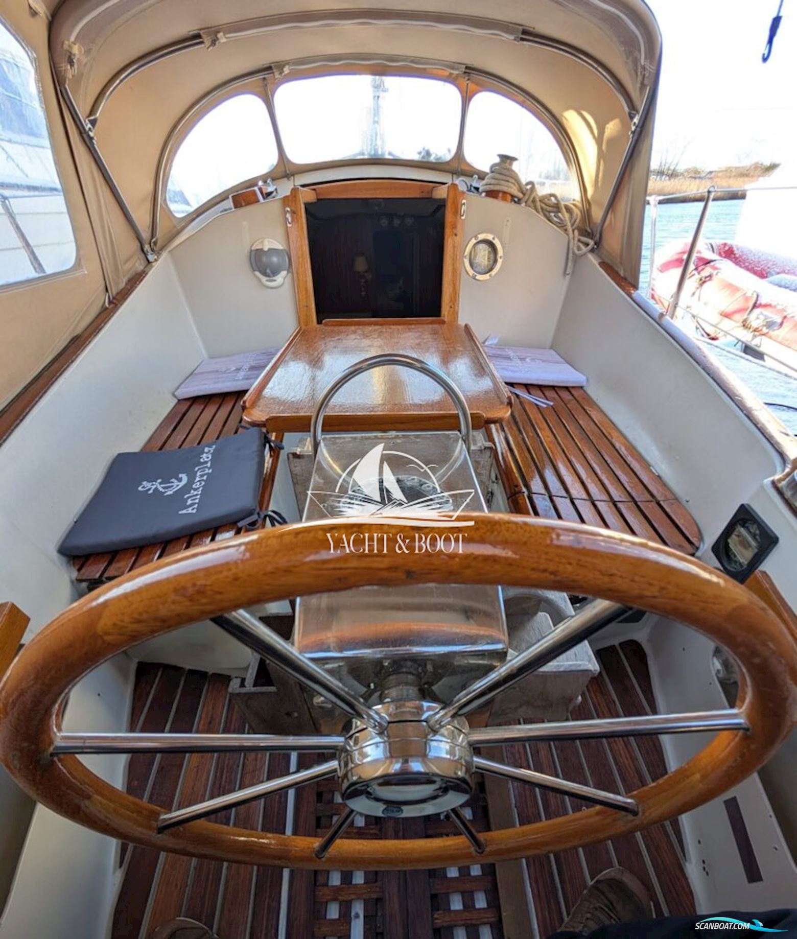 Bianca Commander 31