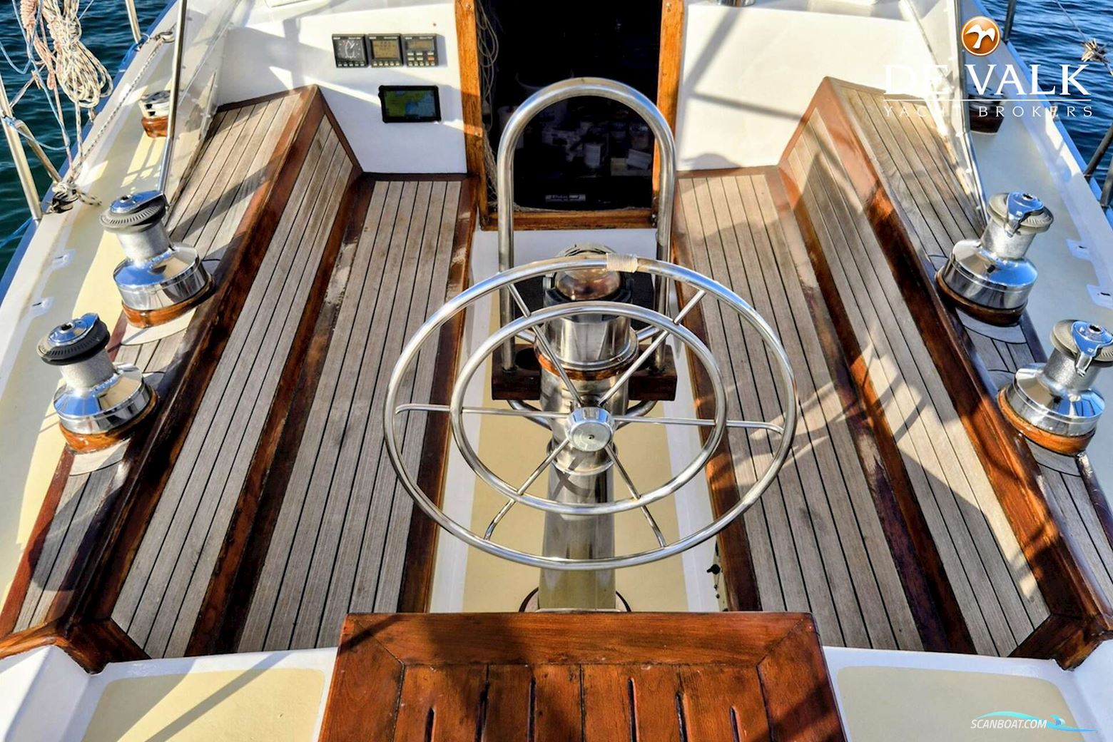 Brown Bluewater 49