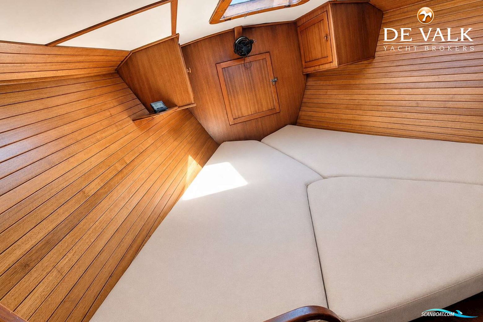Brown Bluewater 49