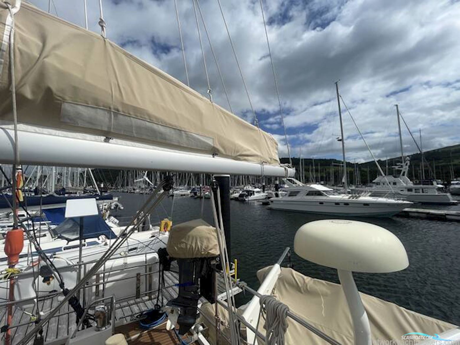 Bruce Roberts Custom Built Voyager 542 | 54ft