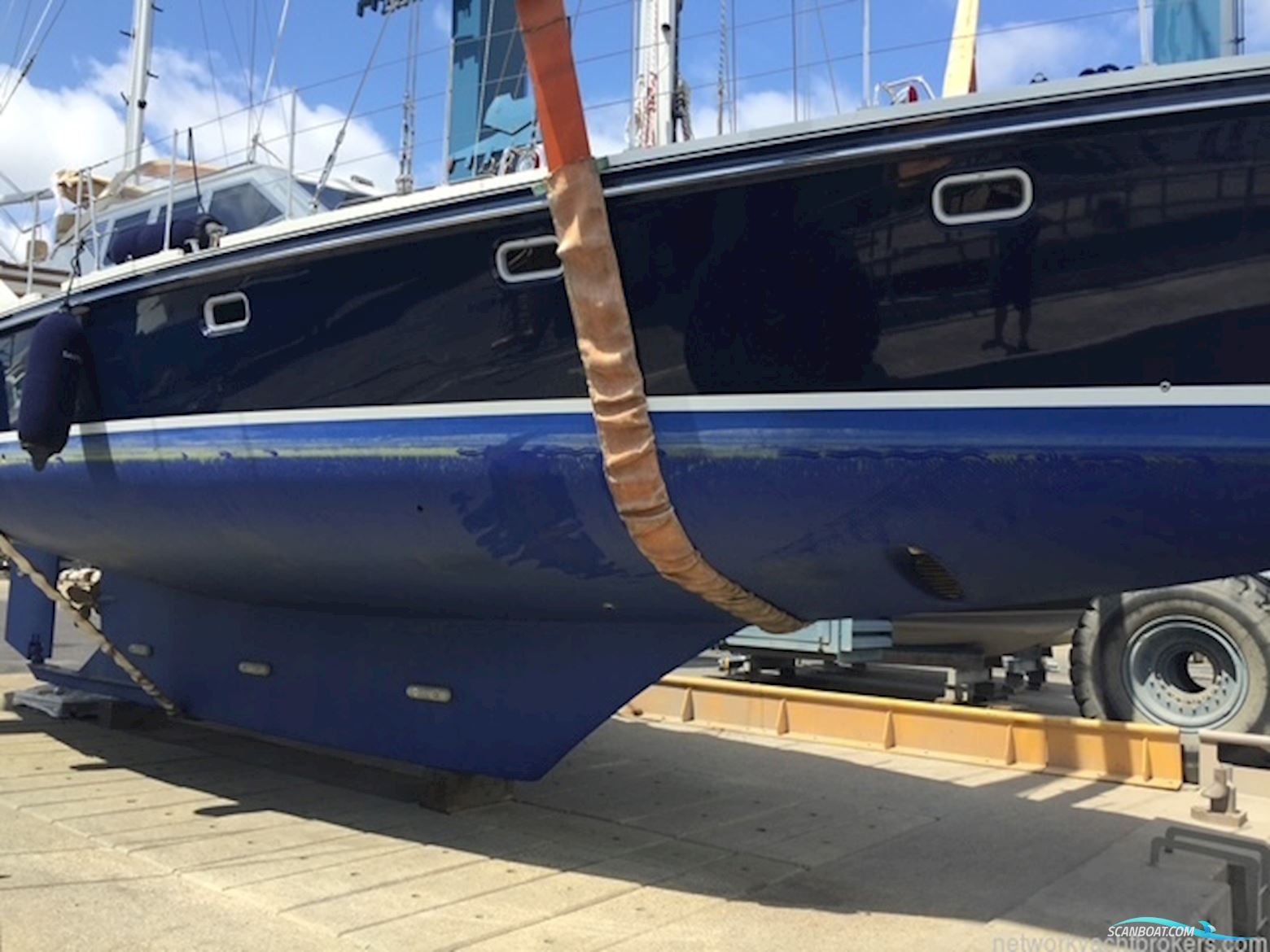 Bruce Roberts Custom Built Voyager 542 | 54ft