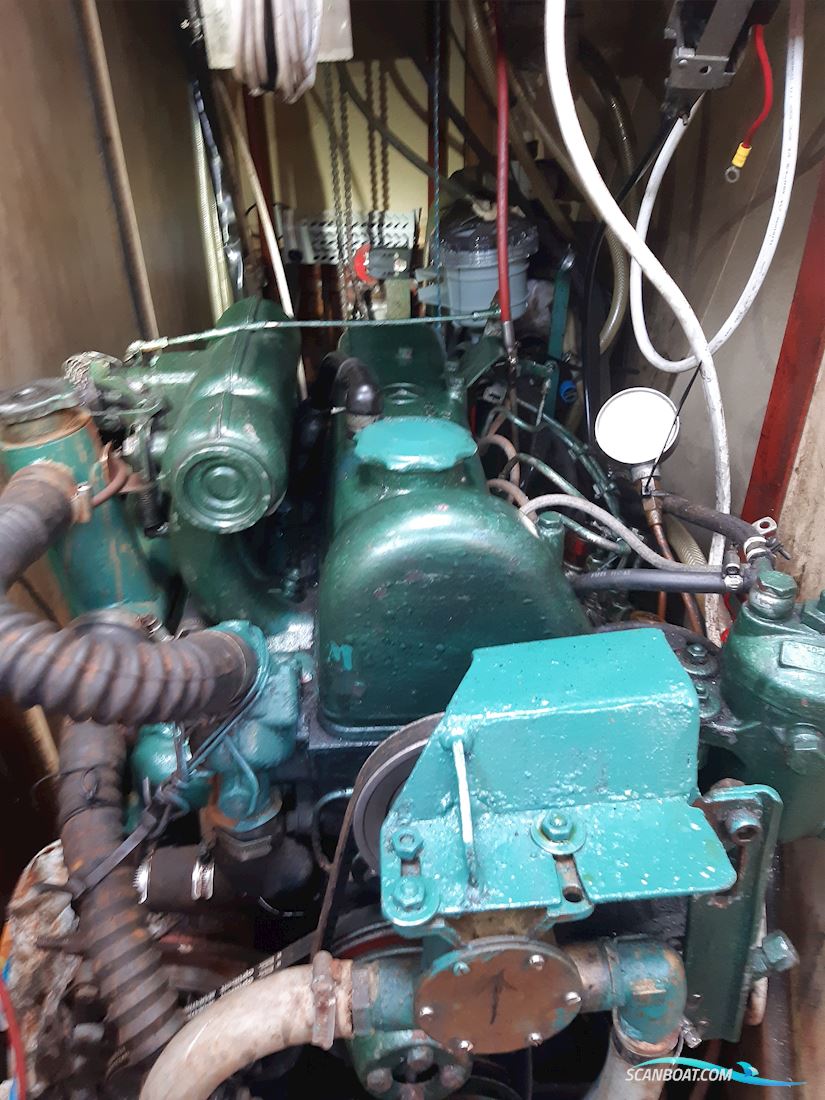 Bruce Roberts Offshore 44