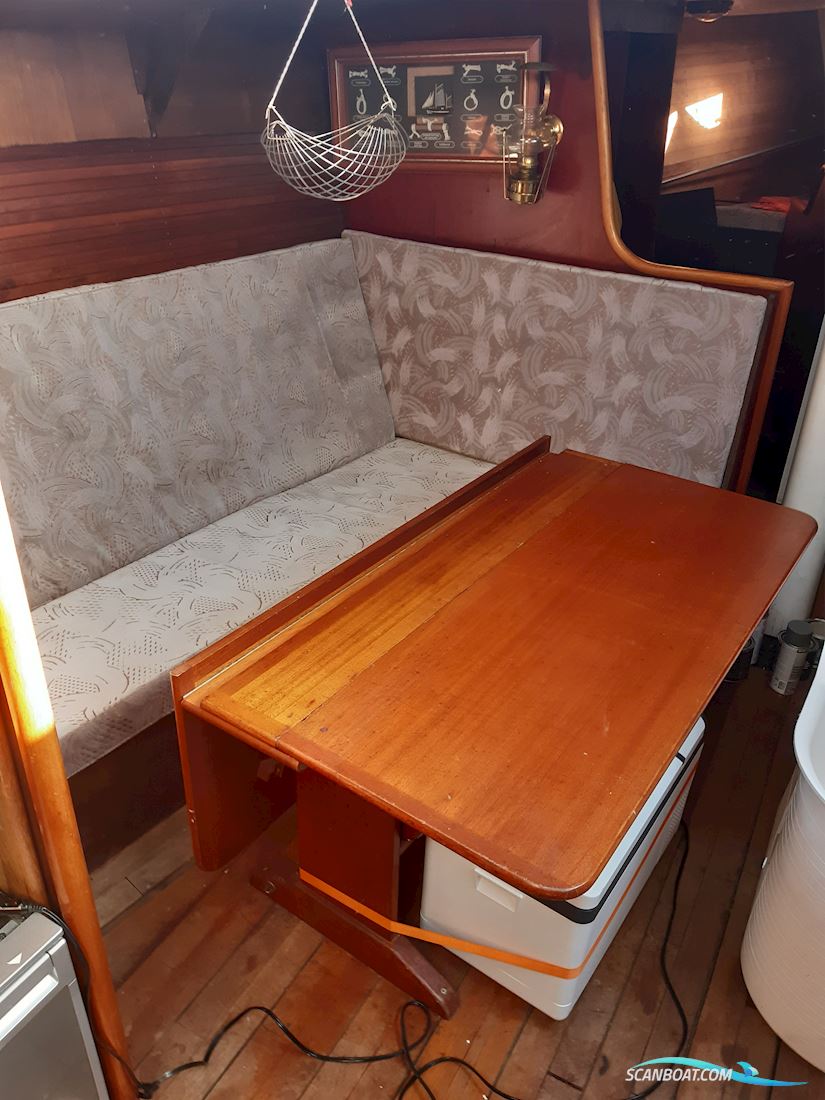 Bruce Roberts Offshore 44