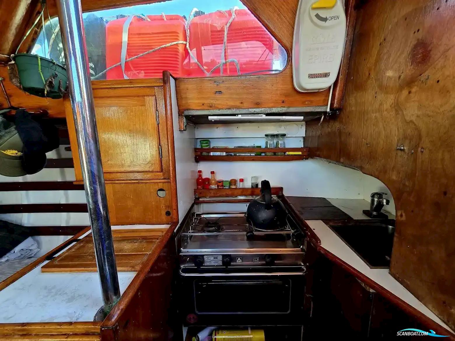 Camper & Nicholson 36