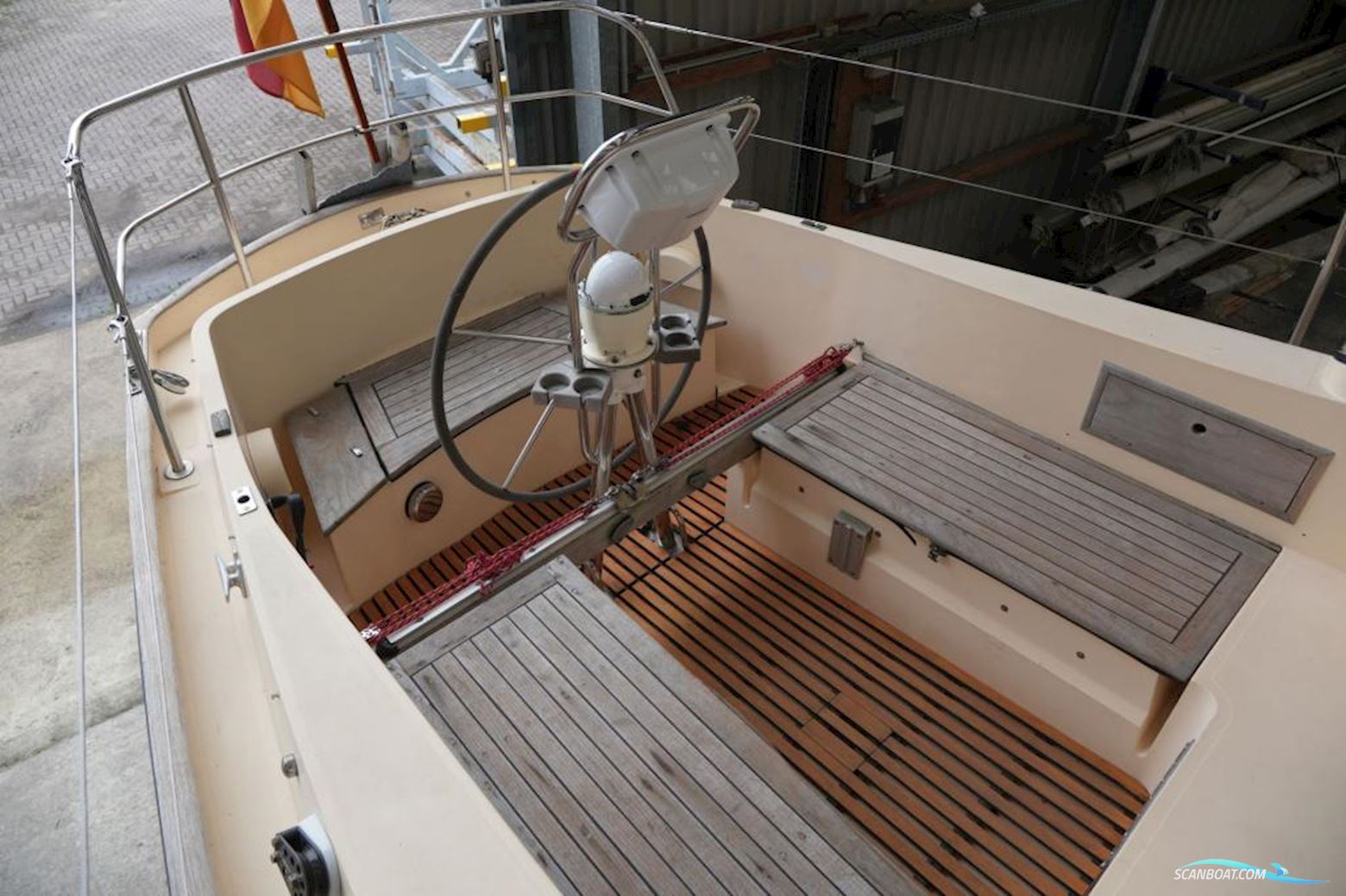 Camper & Nicholsons 35