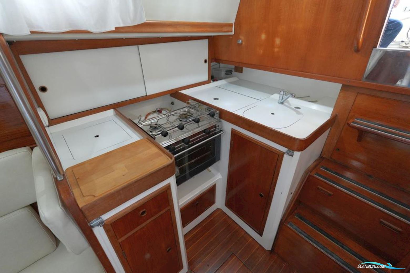 Camper & Nicholsons 35