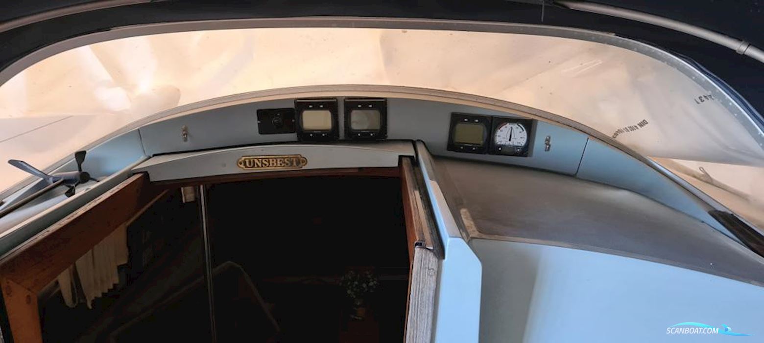 Camper & Nicholsons 35