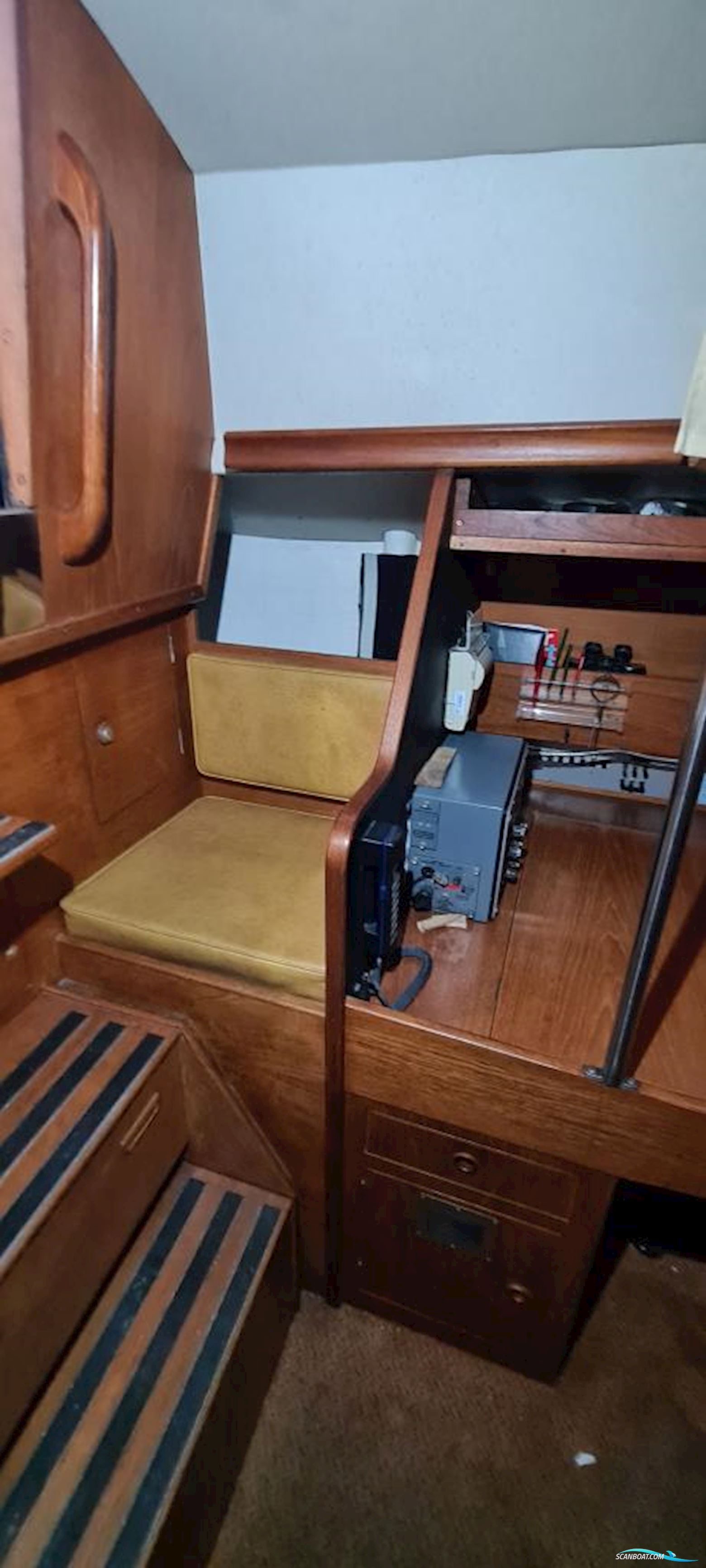 Camper & Nicholsons 35