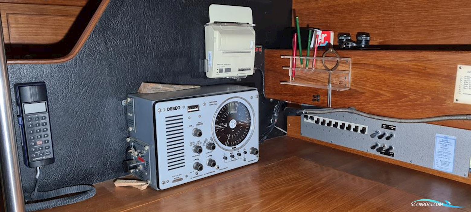 Camper & Nicholsons 35