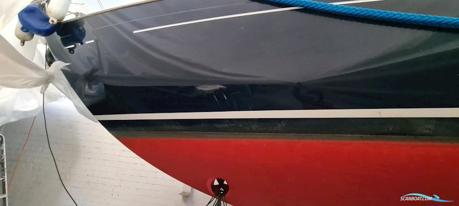 Camper & Nicholsons 35
