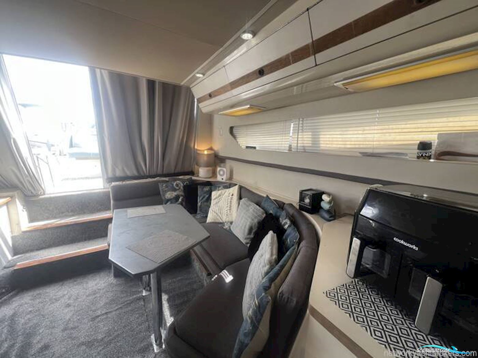 Carver Santego 30