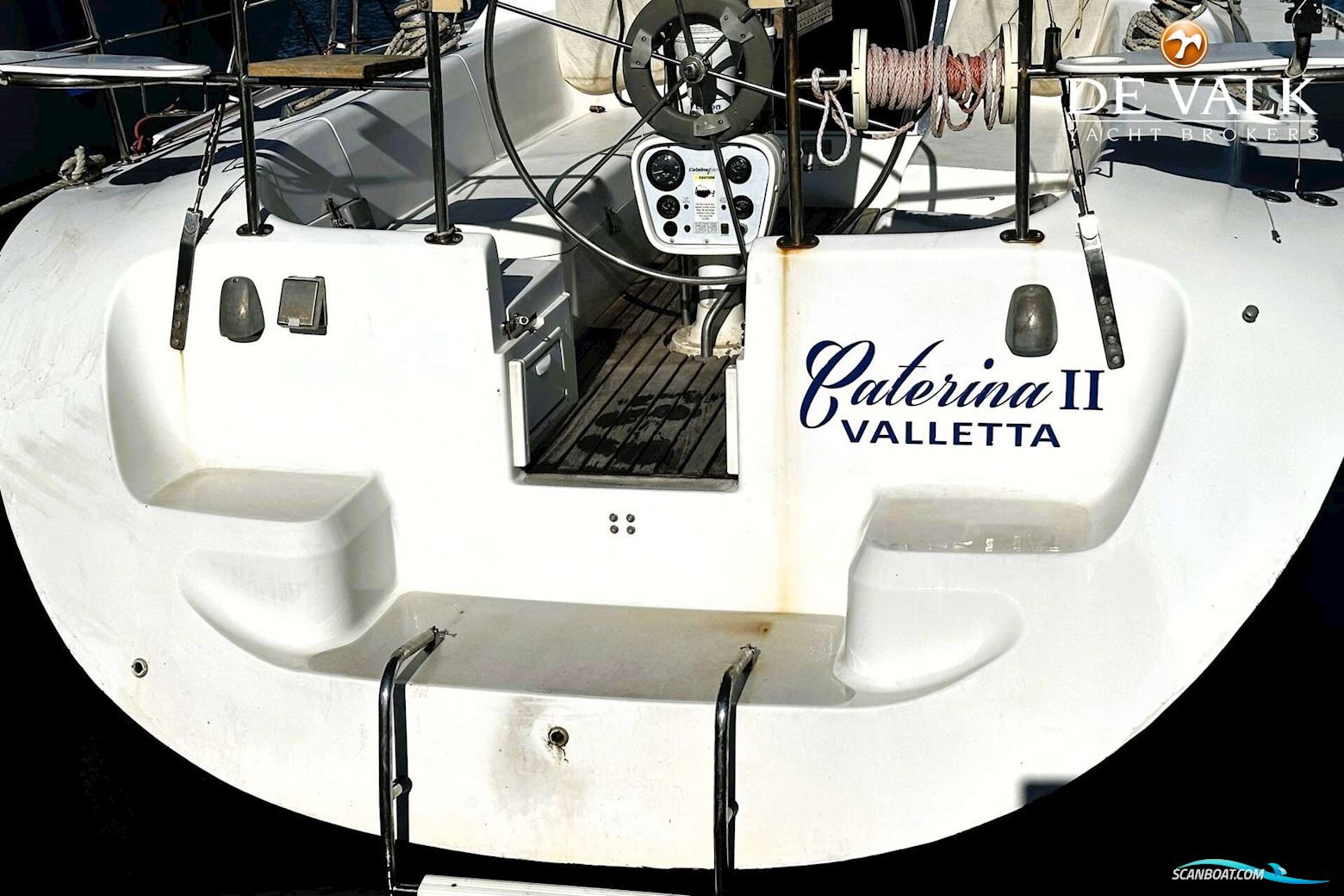 Catalina 320