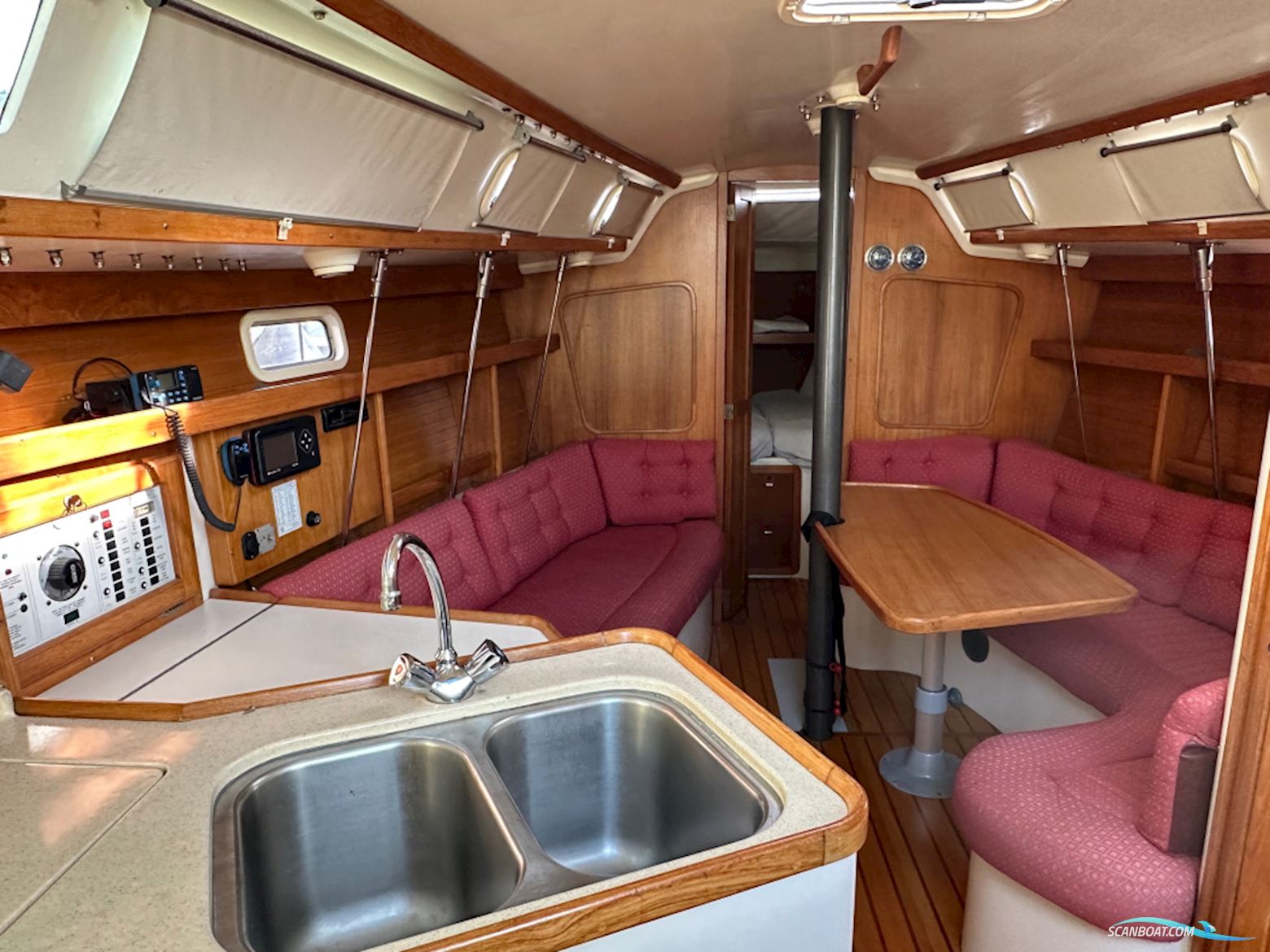 Catalina 320