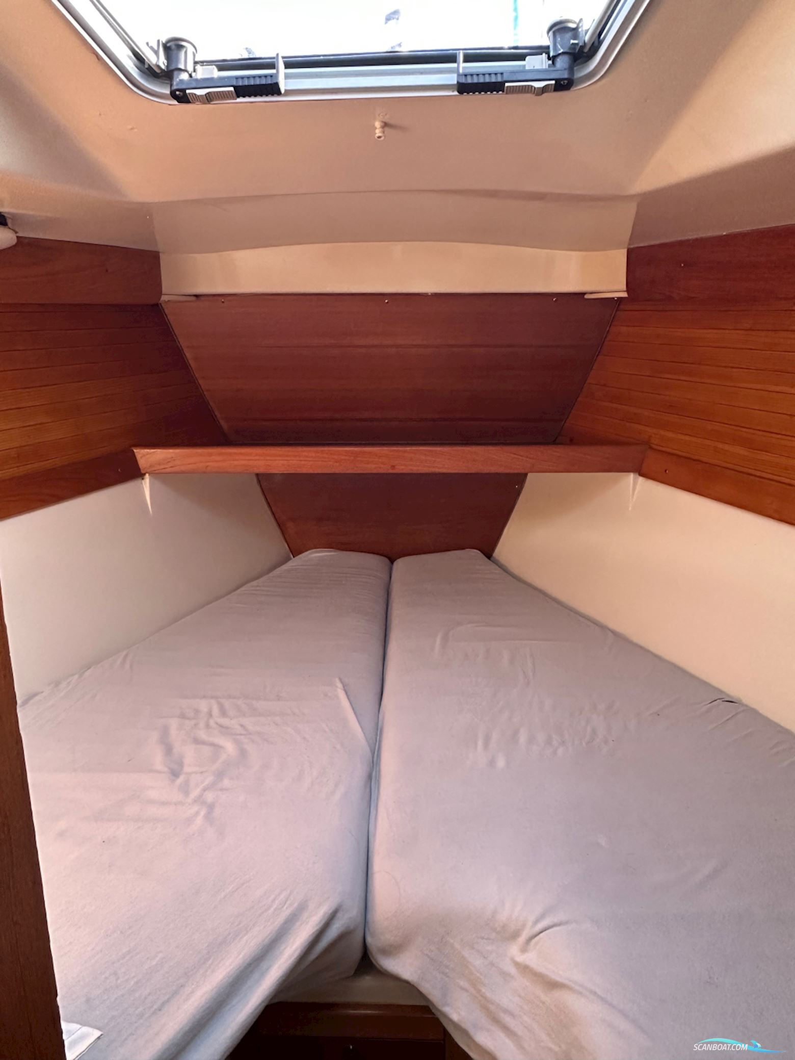Catalina 320