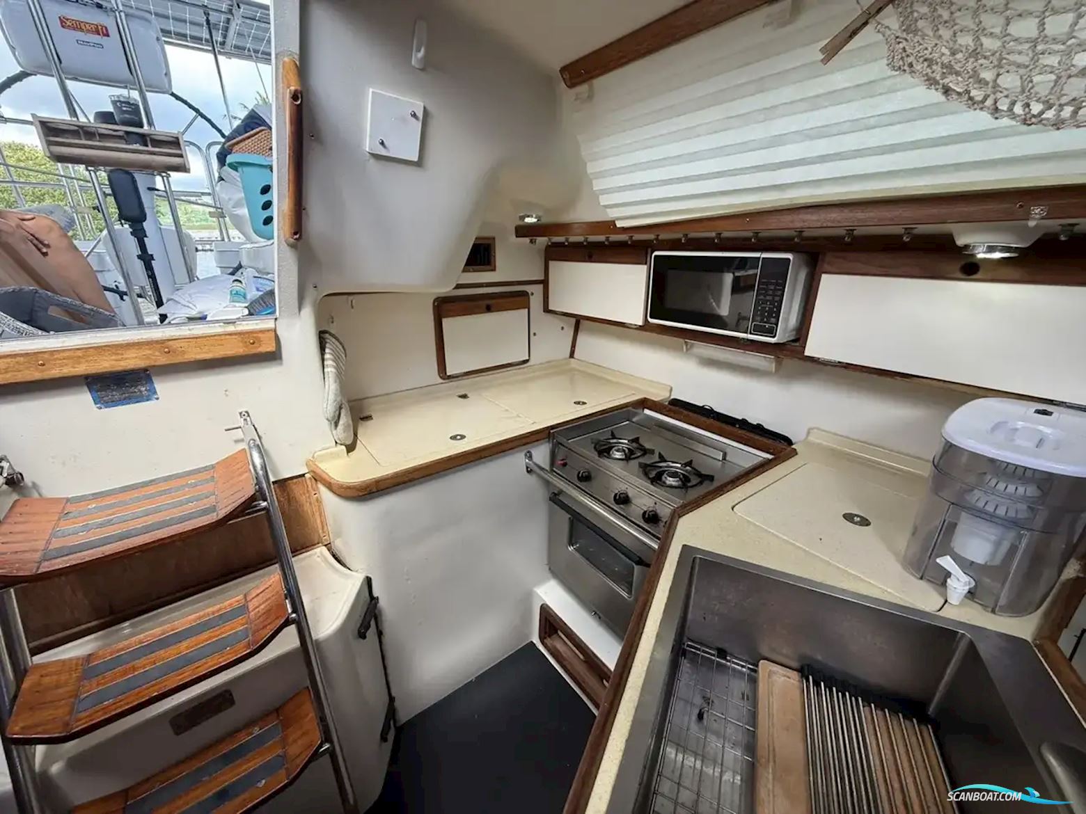 Catalina 320