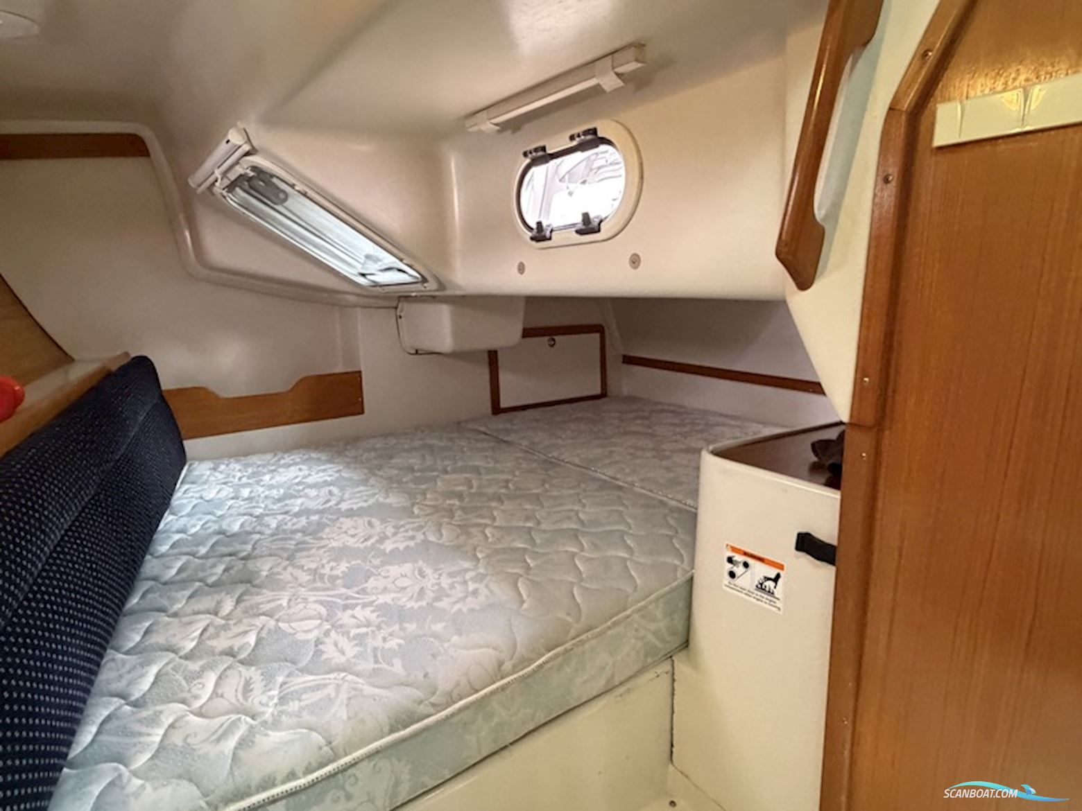 Catalina 320