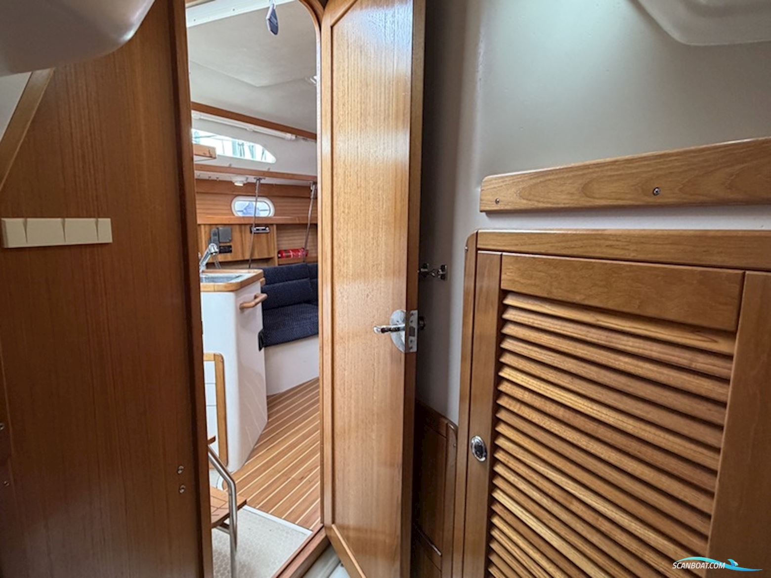 Catalina 320
