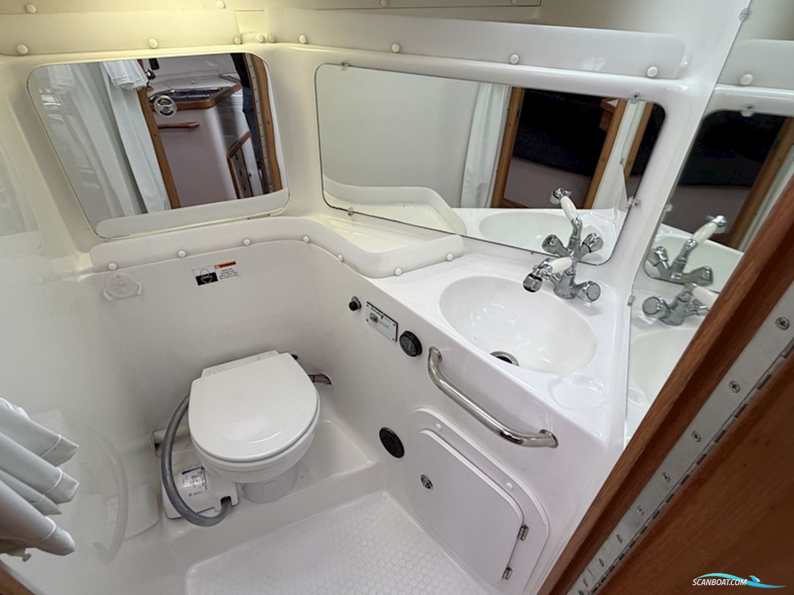 Catalina 320
