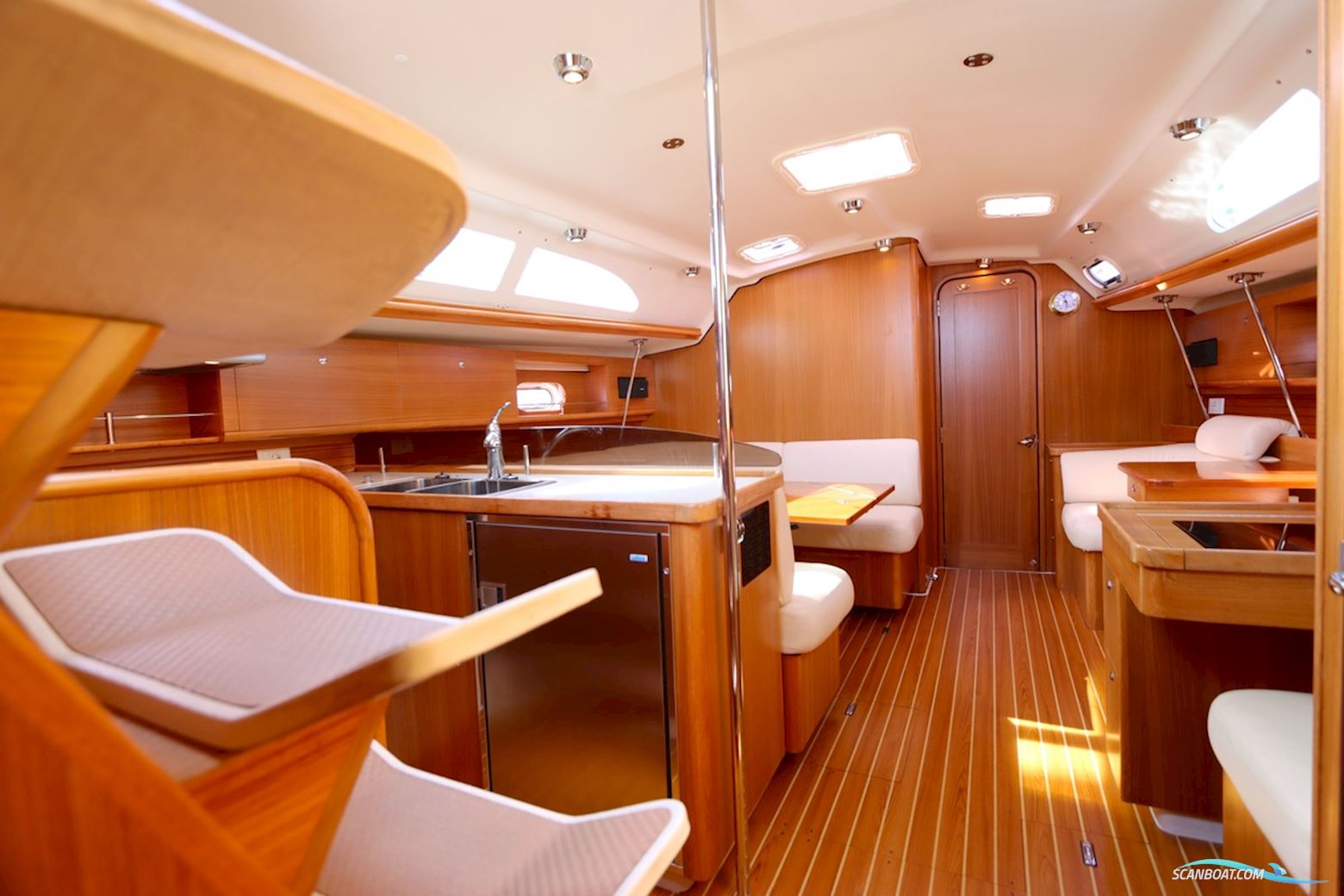 Catalina 445